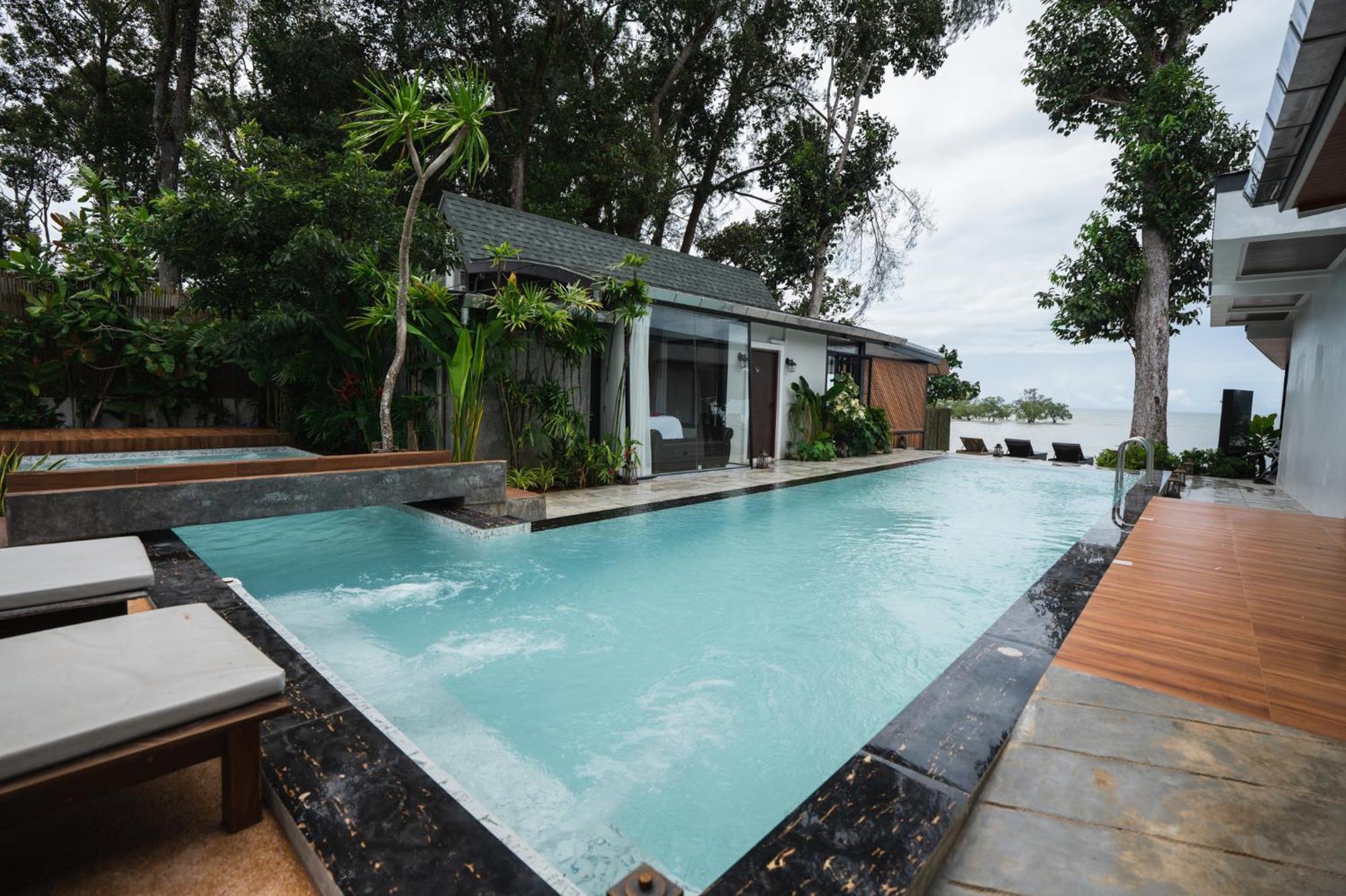 Beachhouse Pool Krabi