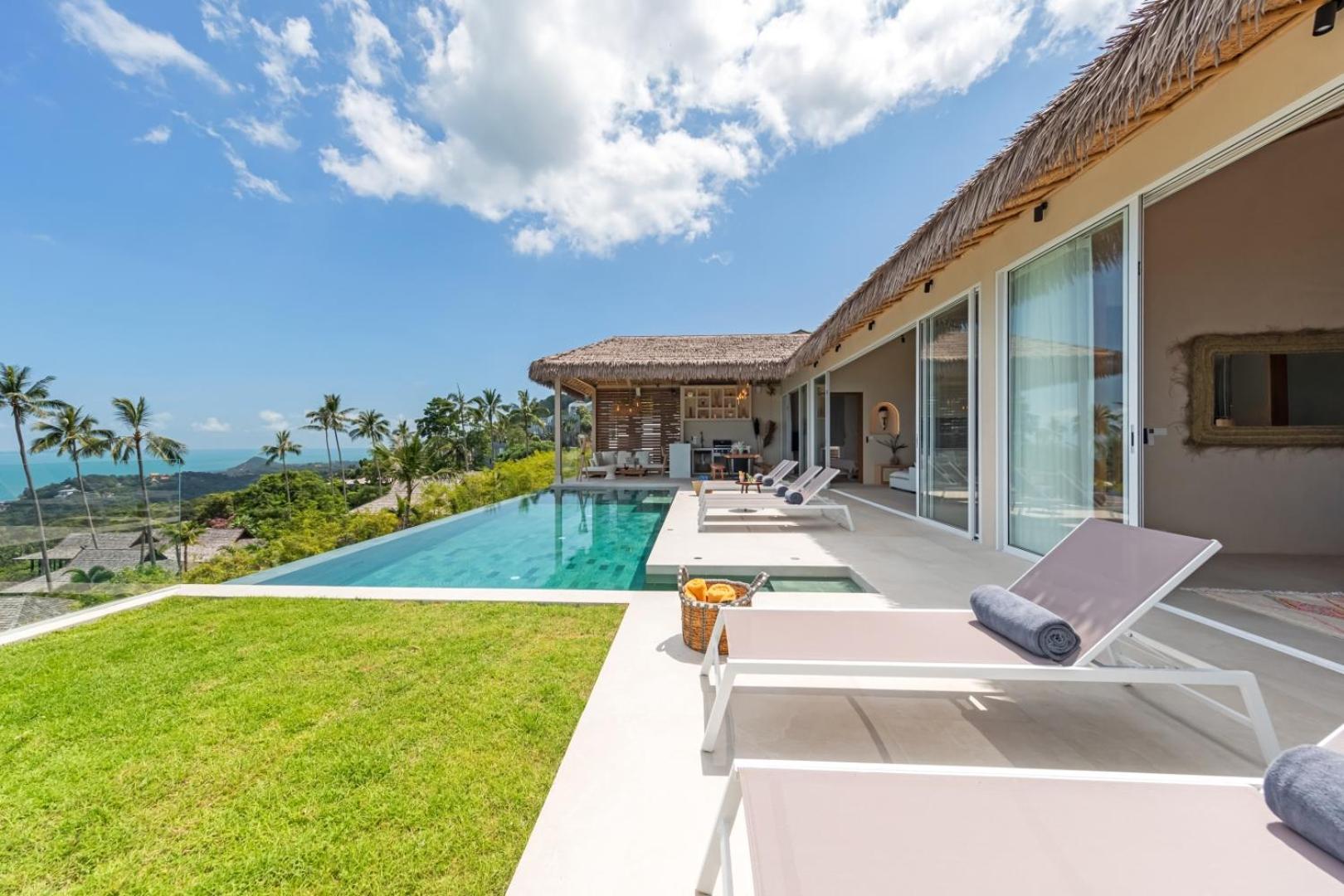 Seabreeze Haven Tropical Villa *