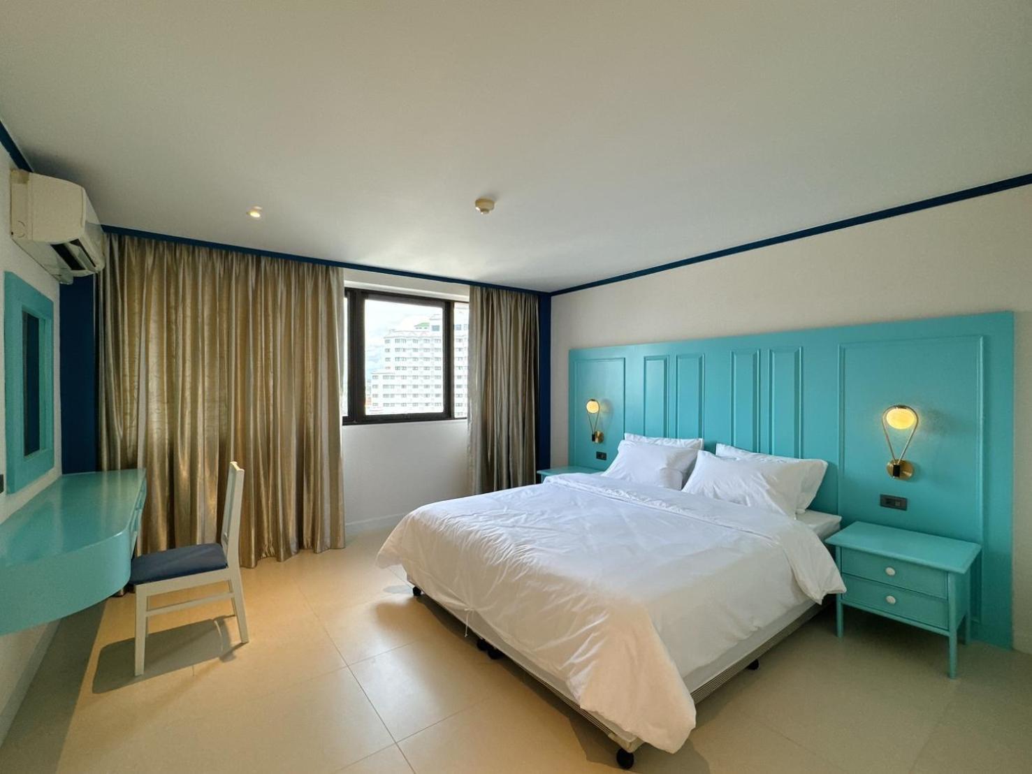 Beachfront Apartment *