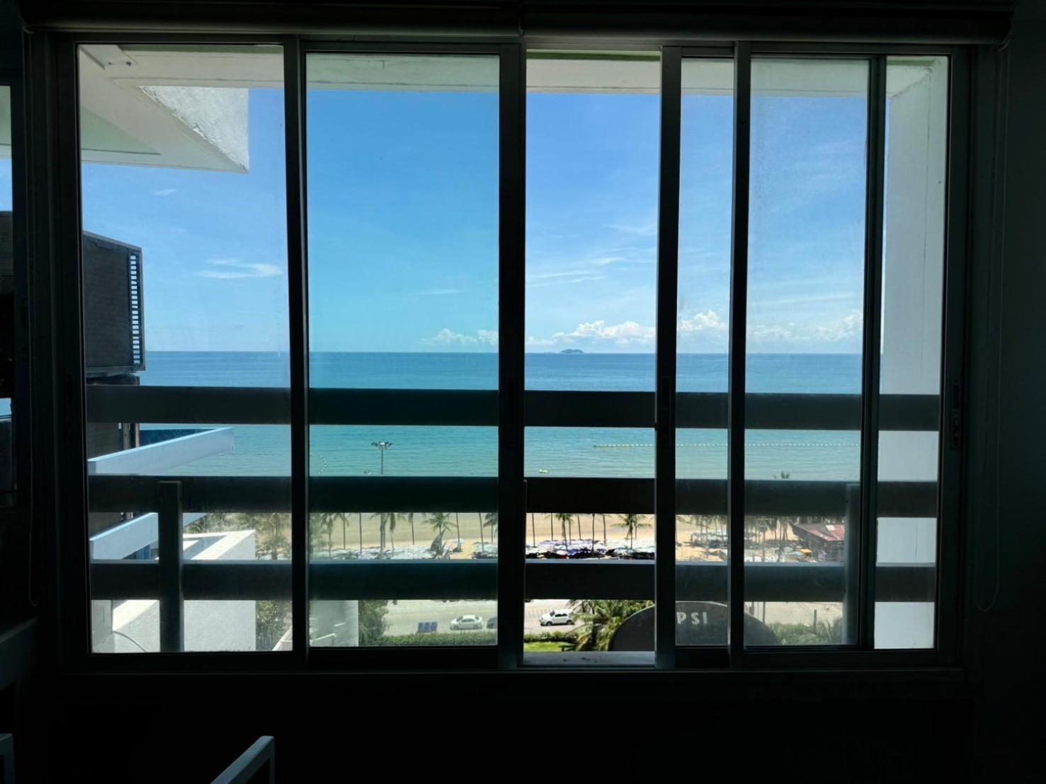 Beachfront Jomtien Beach