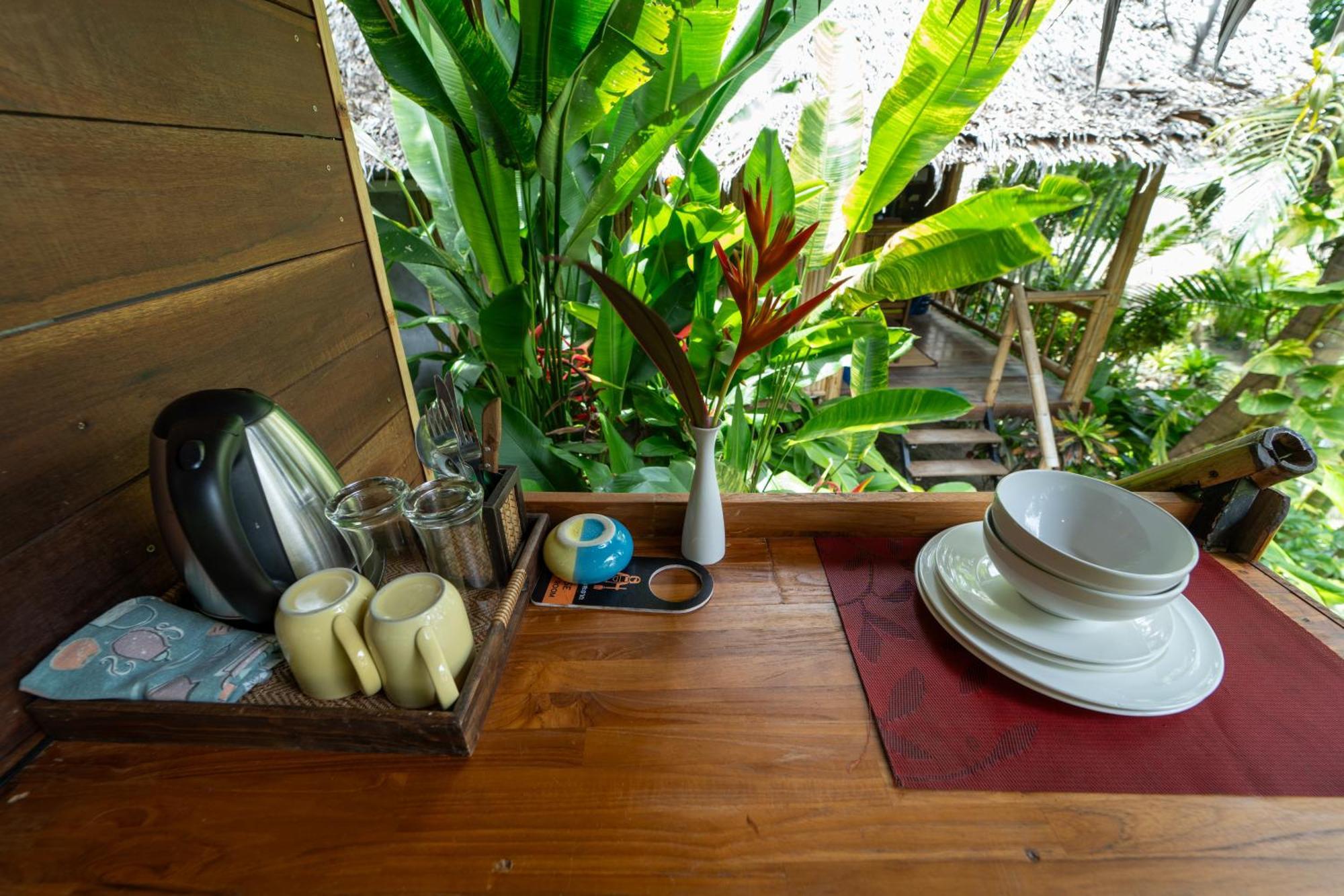 Bamboo Bay Eco Chalet *