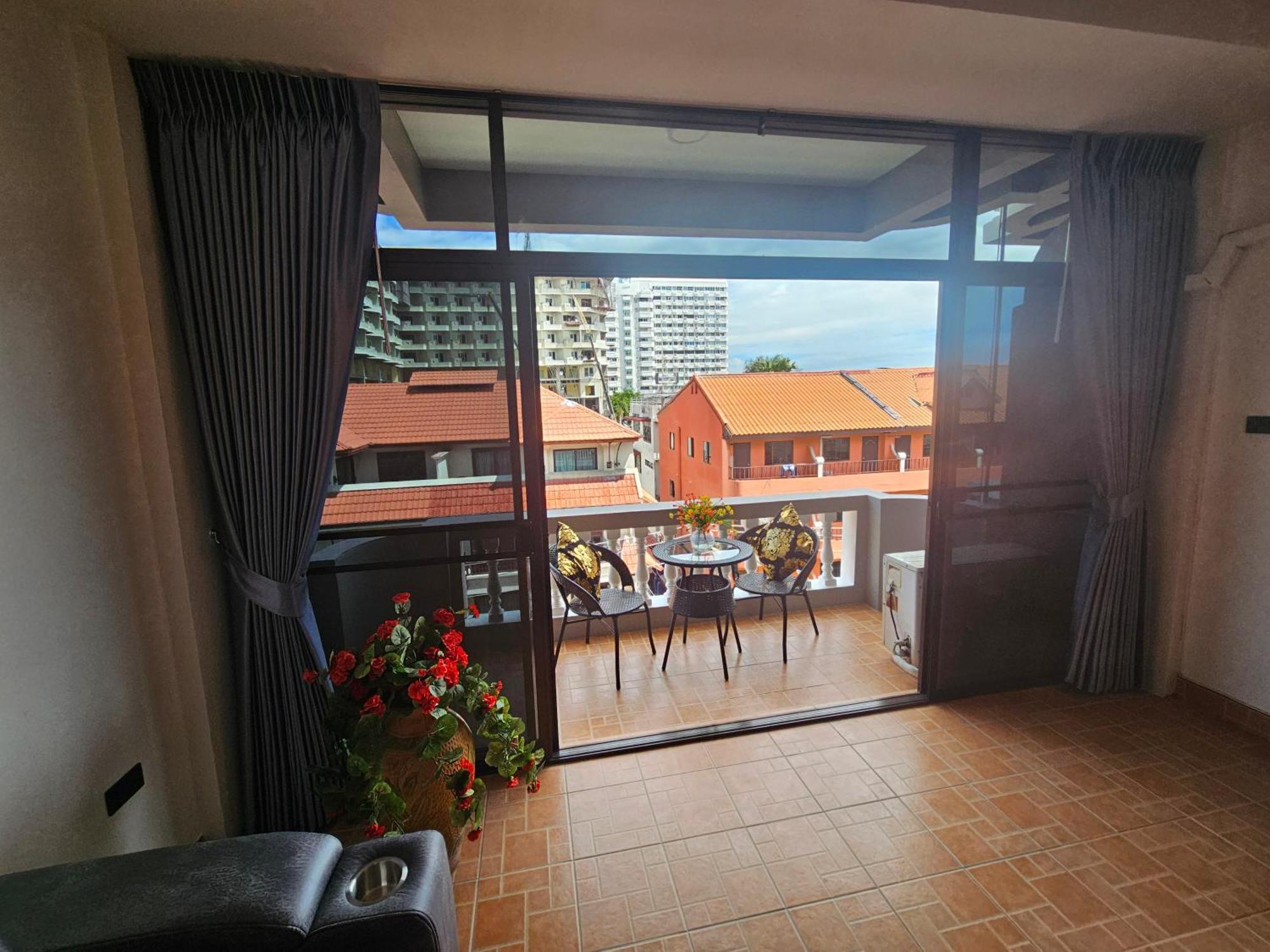 Candy Seaview Hotel 3*