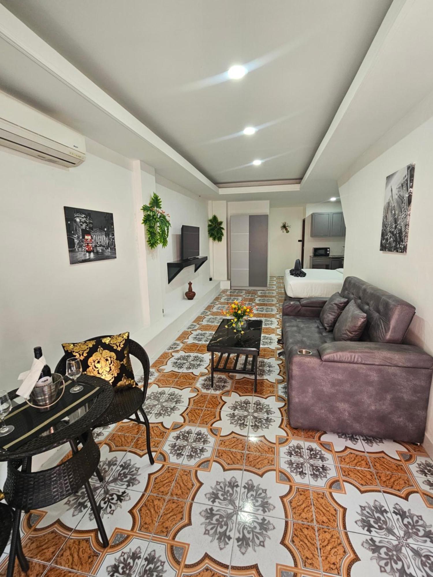 Candy Seaview Hotel 3*