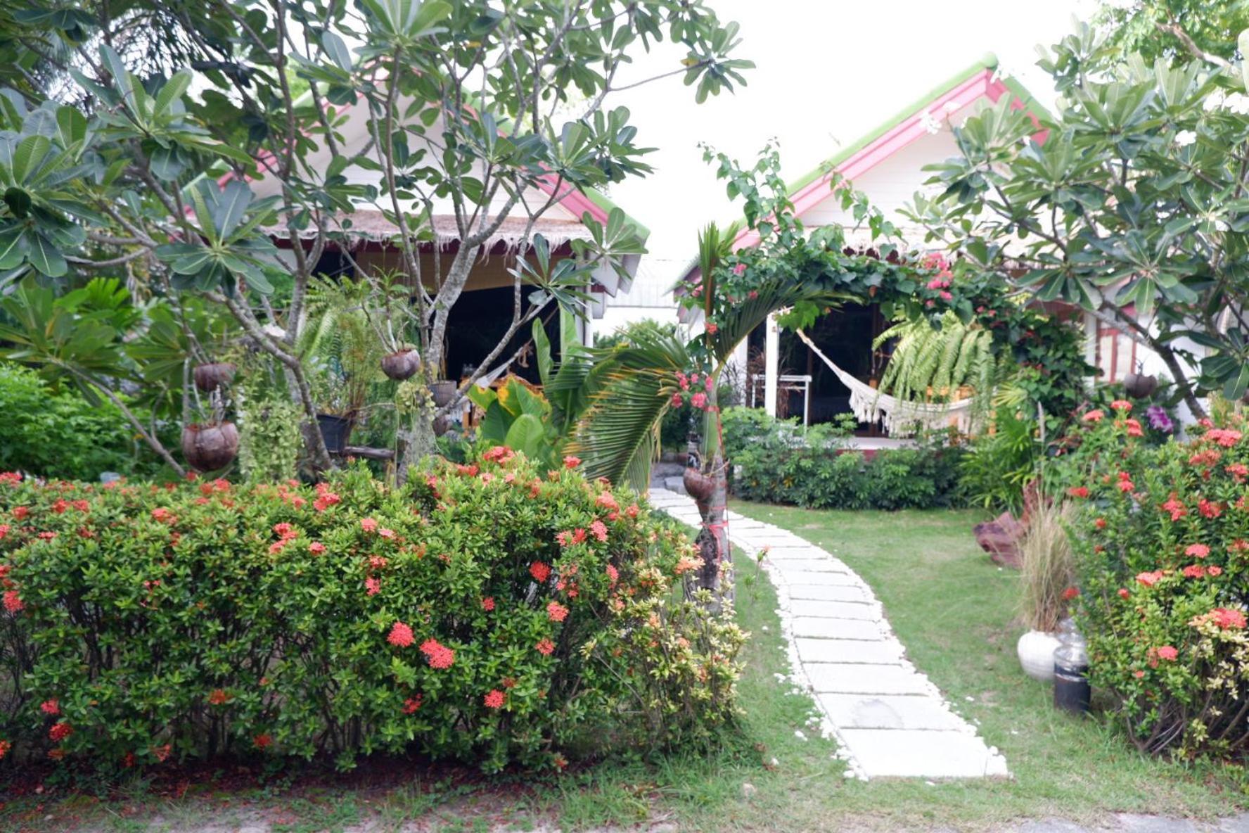 Tropicoco Koh Phangan Hotel 3*