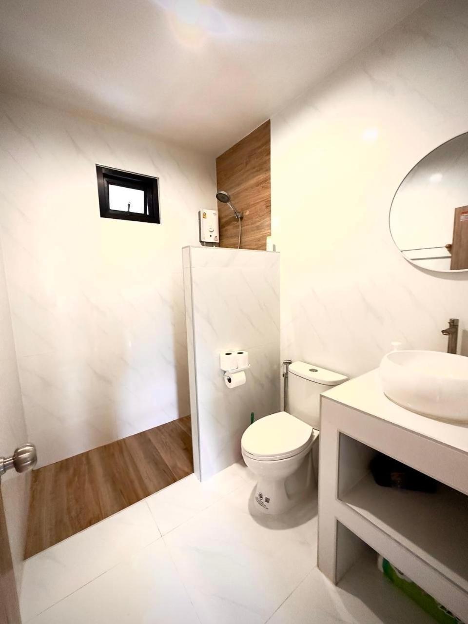 White Pearl 2br Beachfront House Malibu Seaview Holiday home Mae Haad