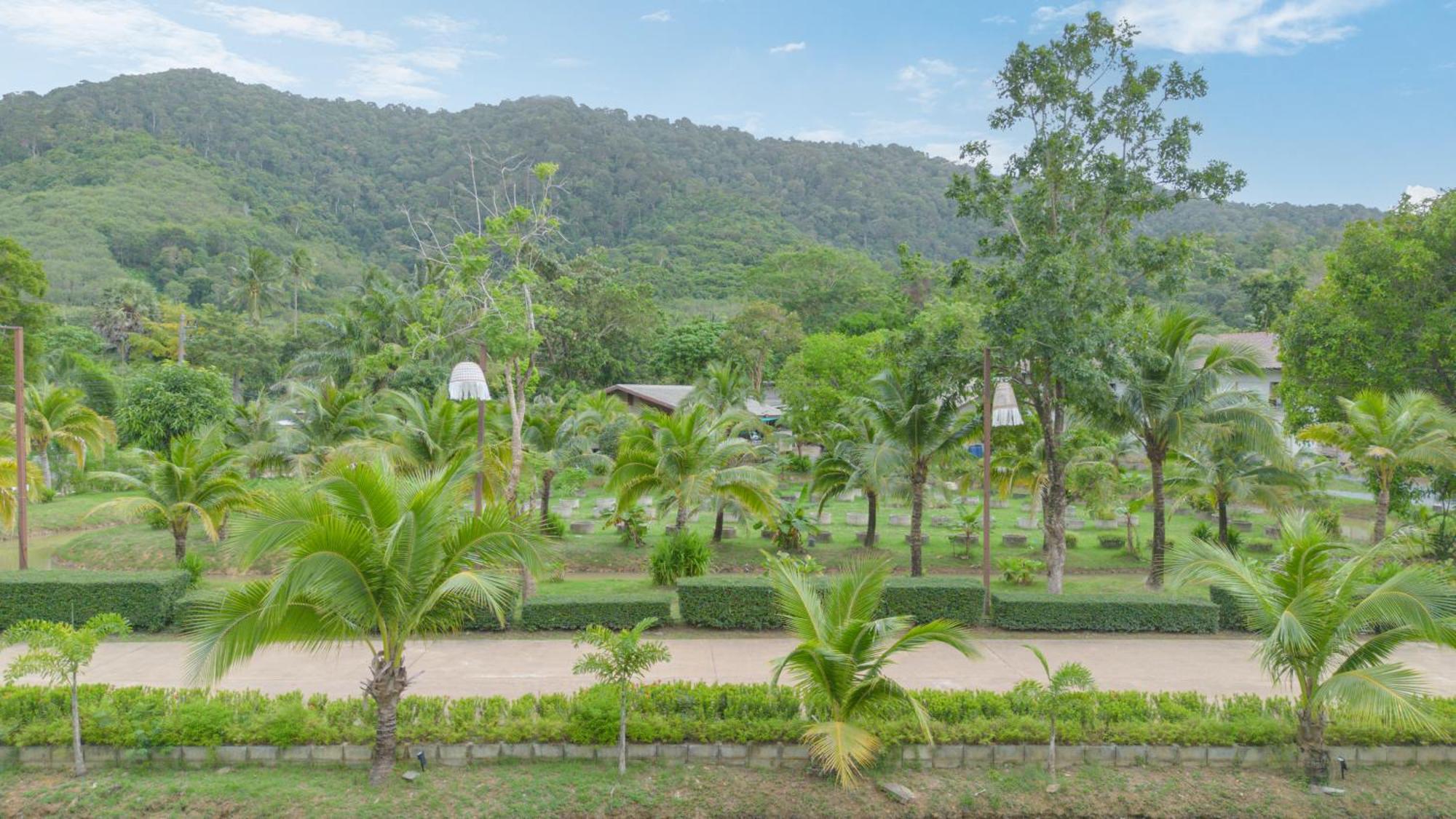 Anda Lanta Resort 3*