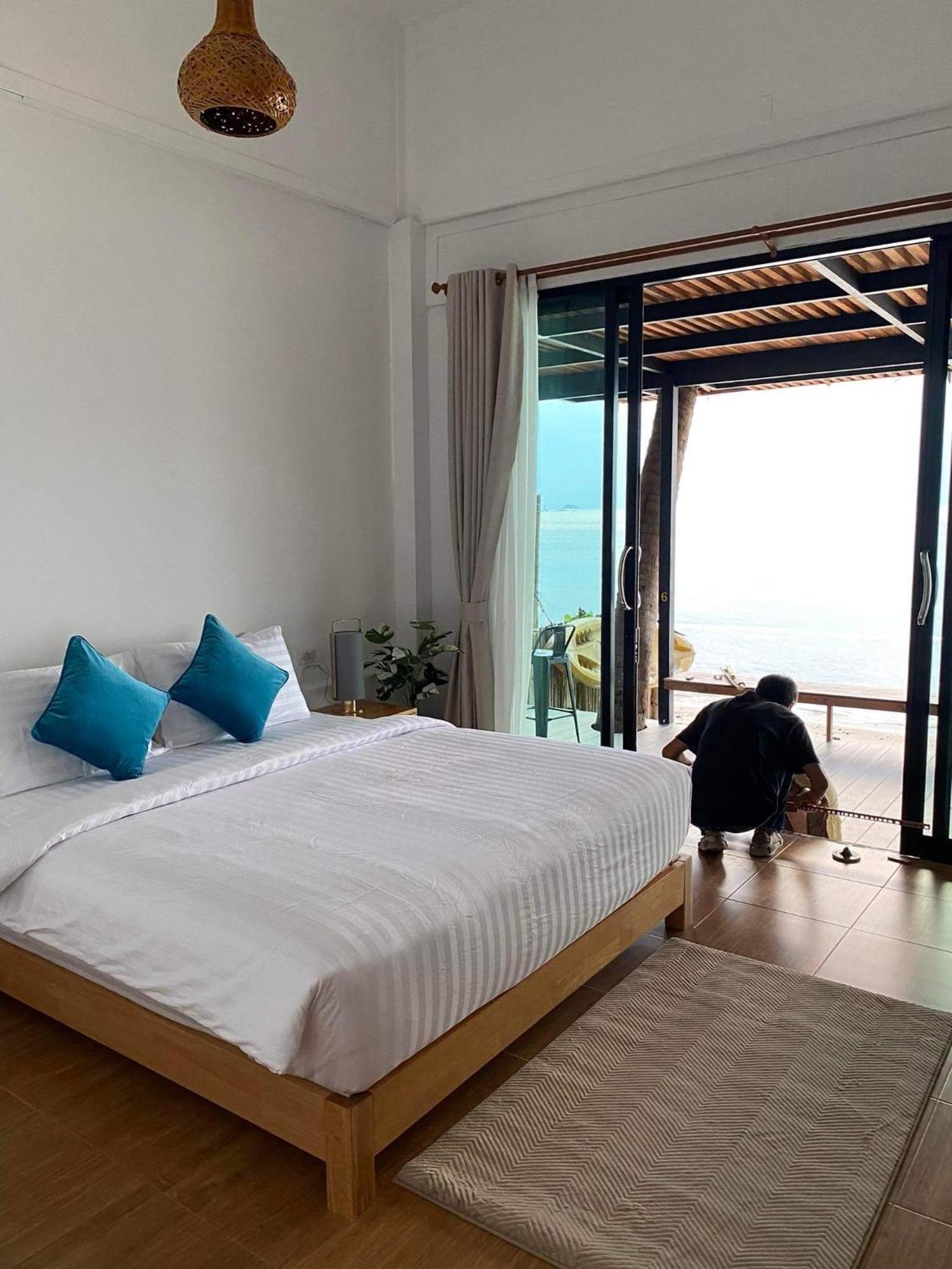 Benjamin's Hut Resort Srithanu