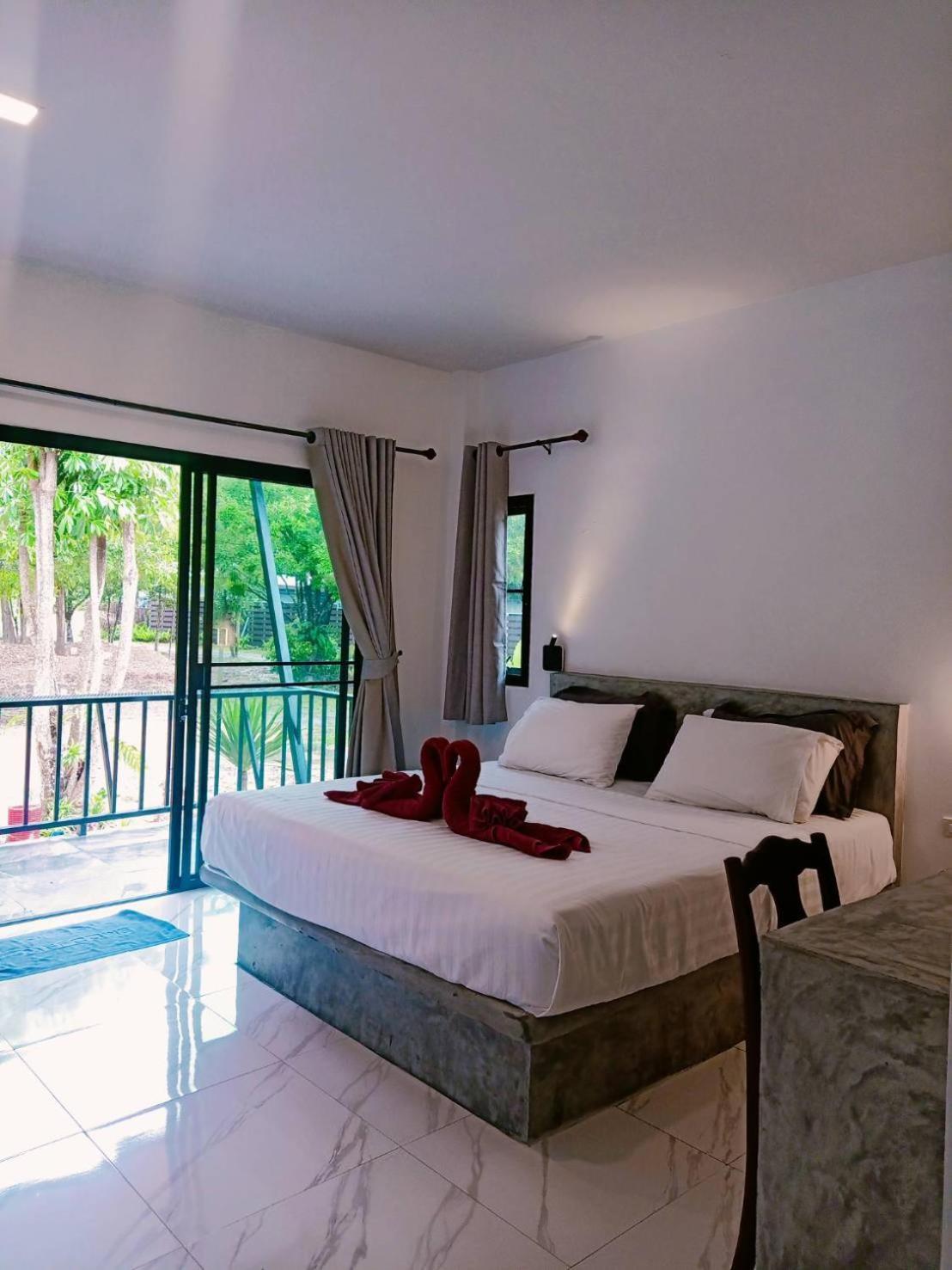 Lanta Buddy Resort *