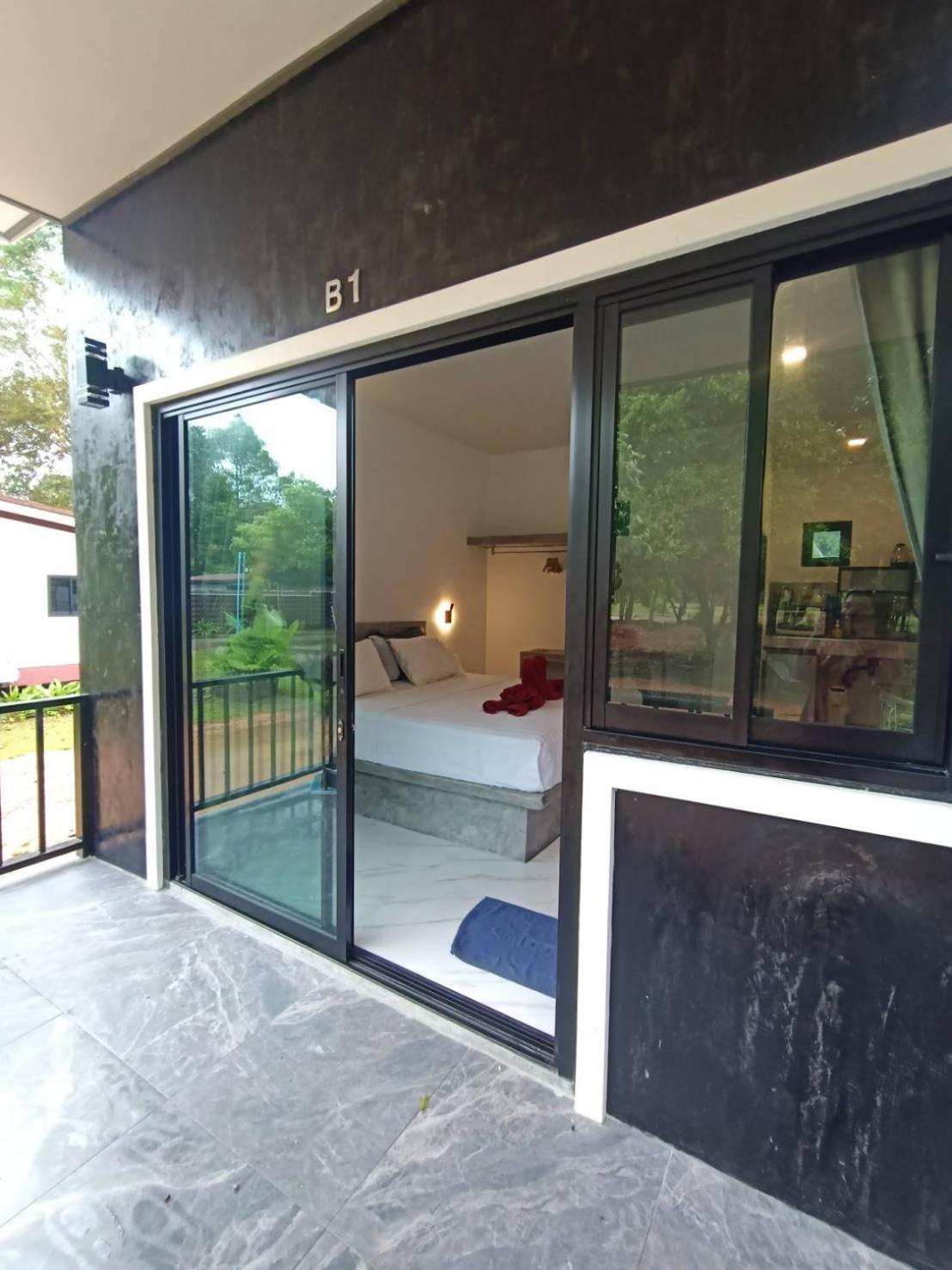 Lanta Buddy Resort *