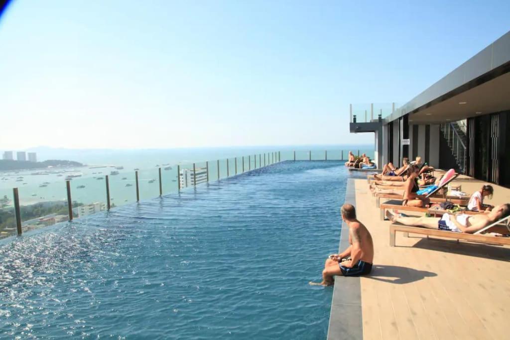 2 Bed At - Great Infinity Pool Apartment Pattaya