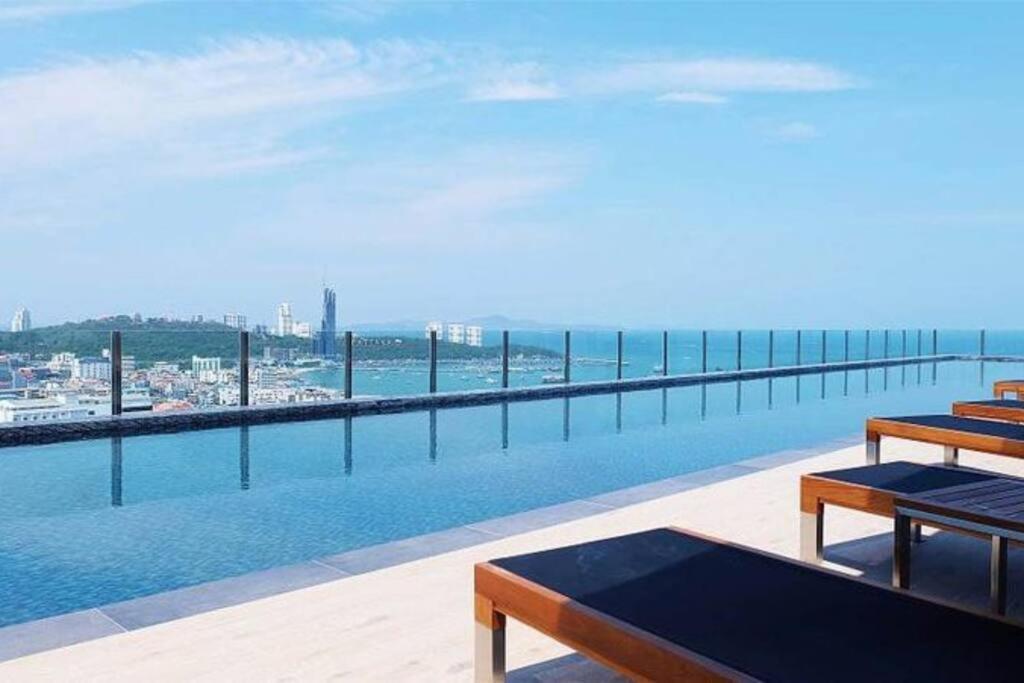 2 Bed At - Great Infinity Pool Apartment *