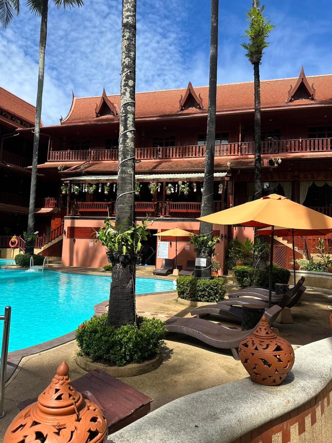 Hotel Royal Phawadee Village - 2 Minutes Walk To The 4*