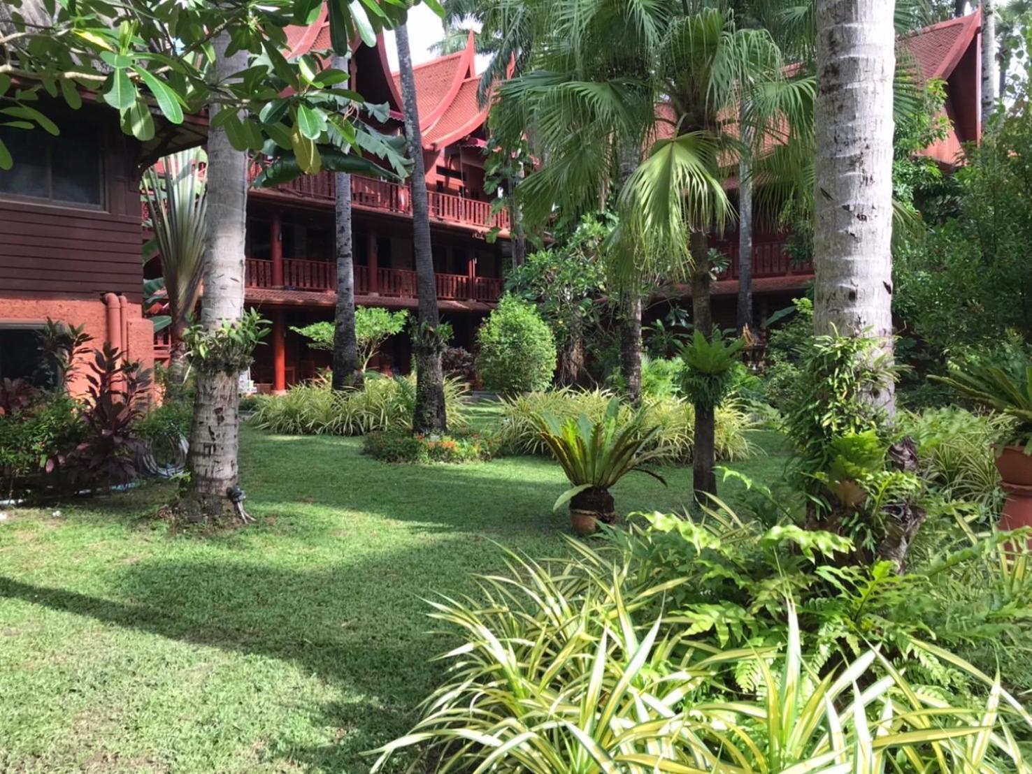 Hotel Royal Phawadee Village - 2 Minutes Walk To The 4*