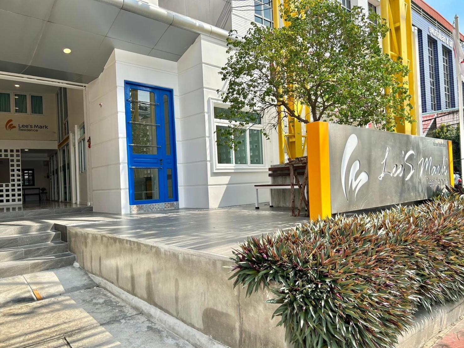 Hotel Lee's