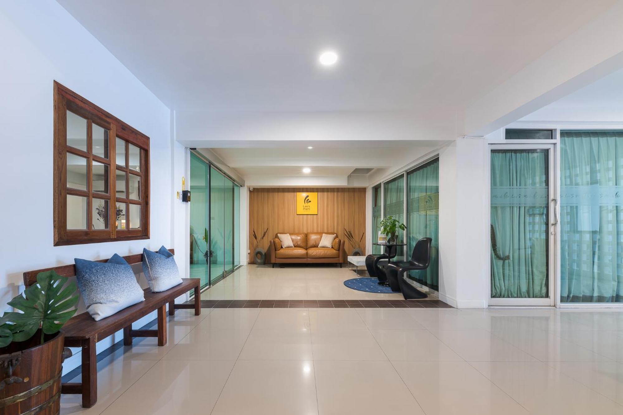 Lee's Hotel