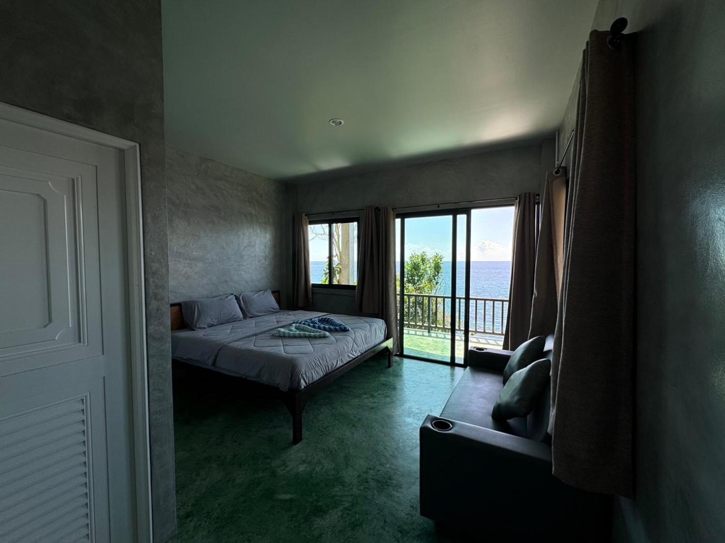 Char Koh Tao