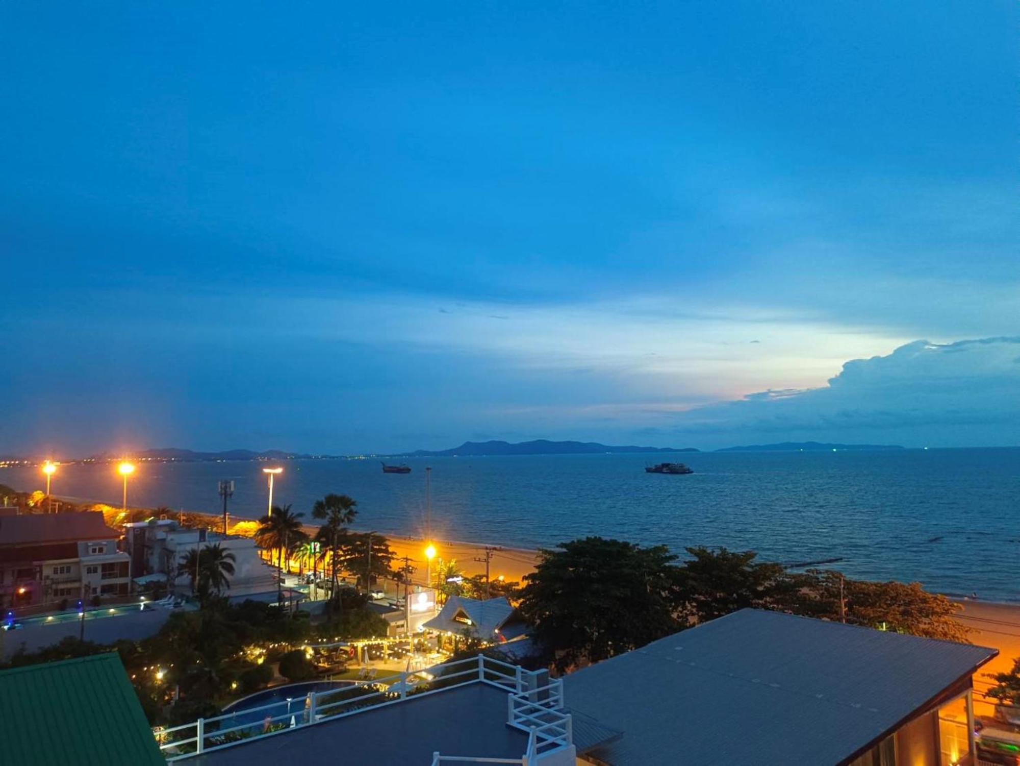 Hotel Dragon , Pattaya