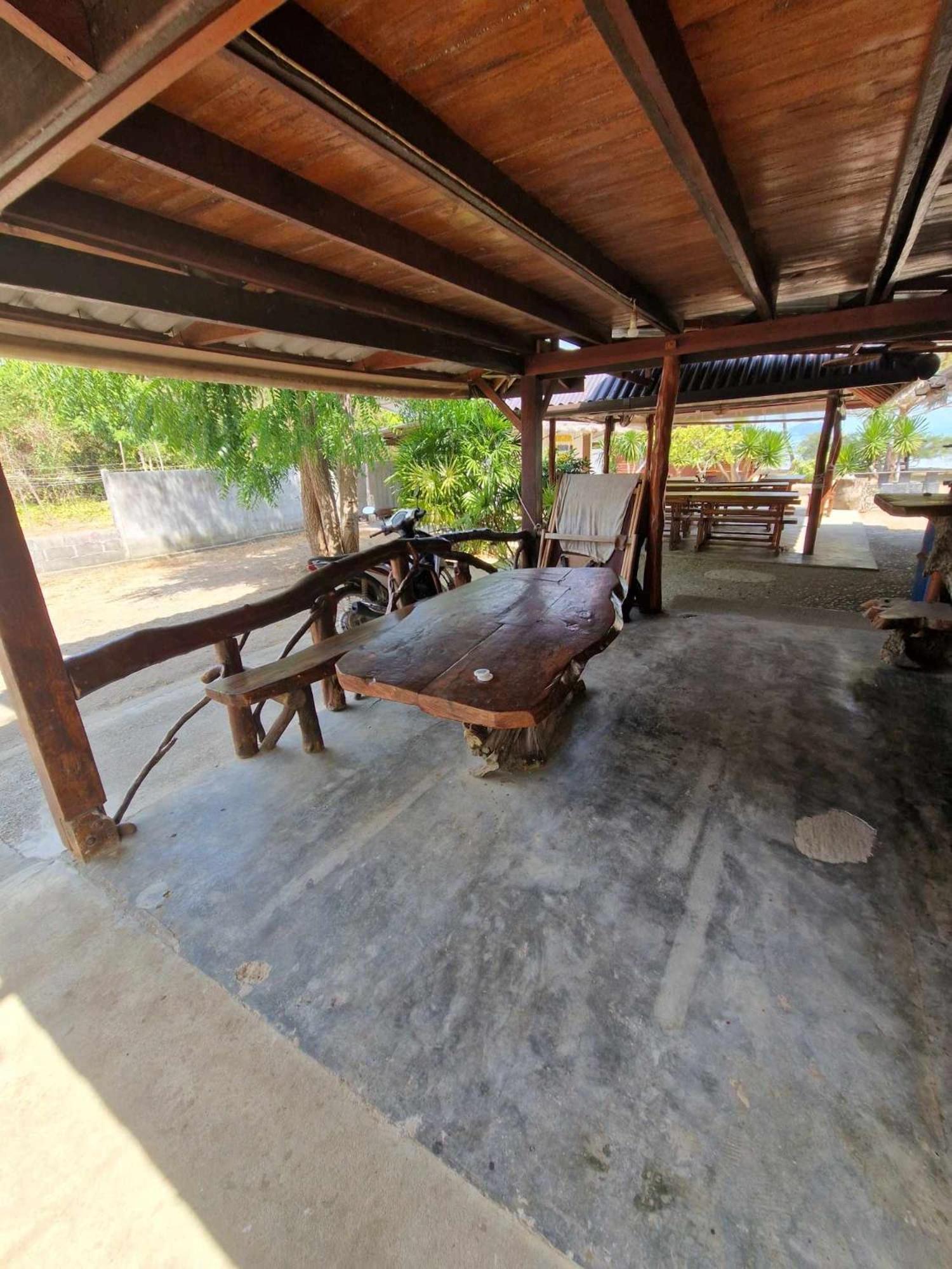 Angthong Hotel 3*