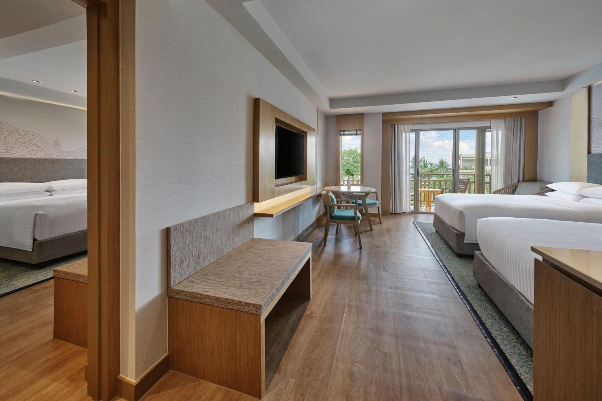 Resort Phuket Marriott & Spa, Merlin Patong