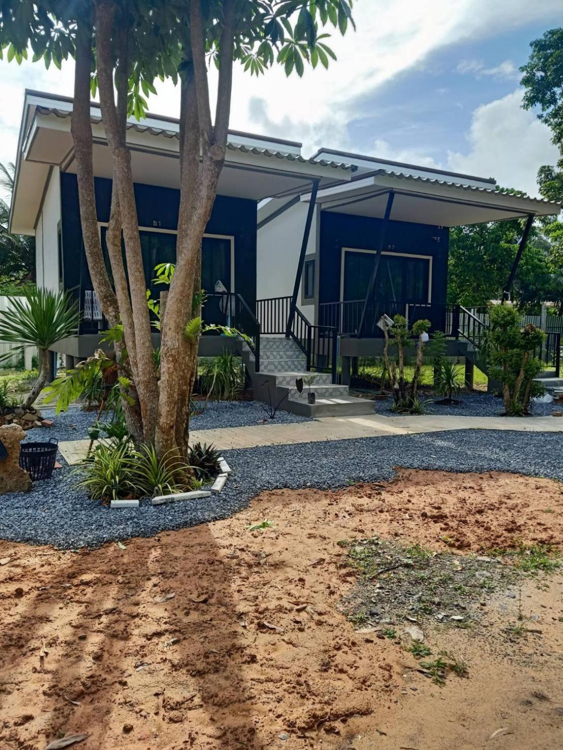 Lanta Buddy Resort *