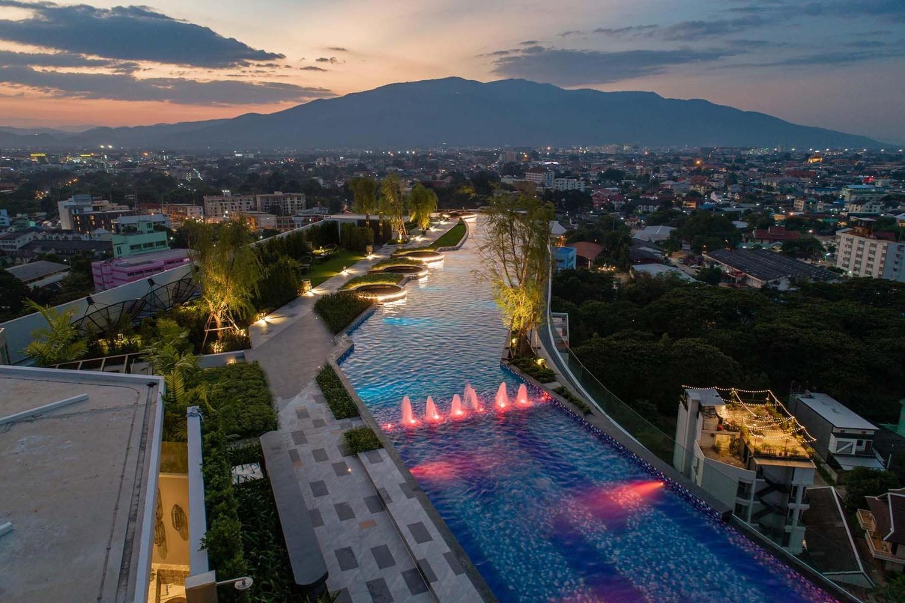Apartamento The Astra Sky River Luxury Condo,the Largest Pool Chiang Mai