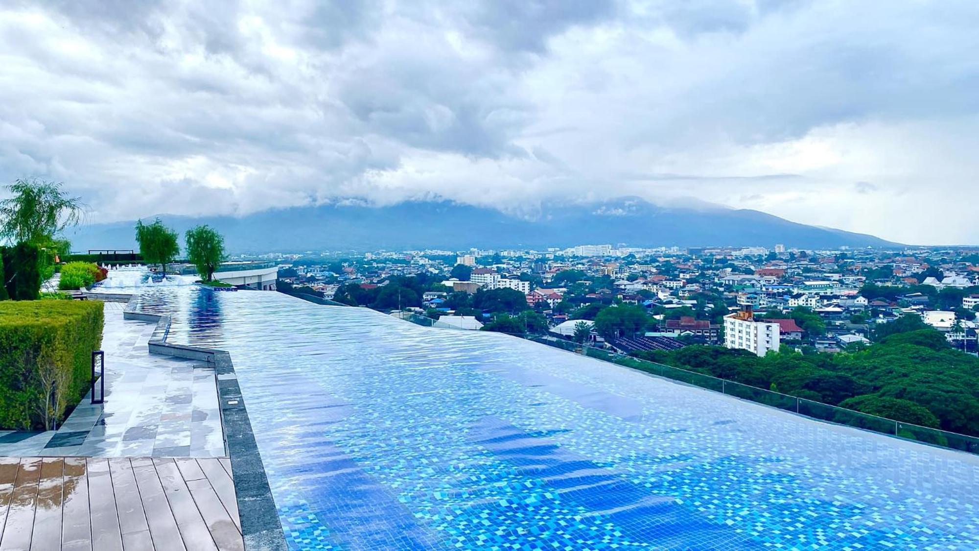The Astra Sky River Luxury Condo,the Largest Pool