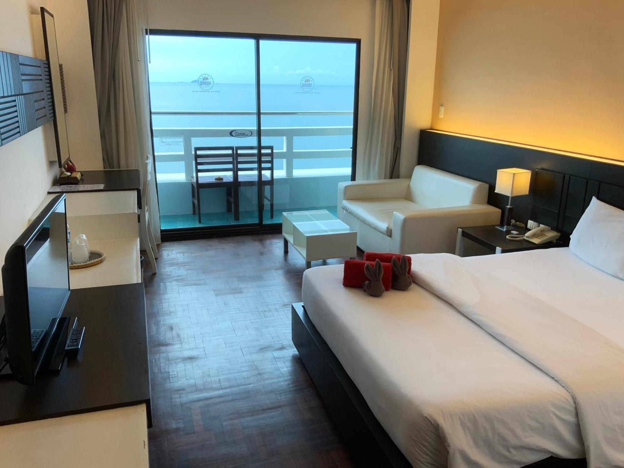 Grand Palace - Sha Extra Hotel