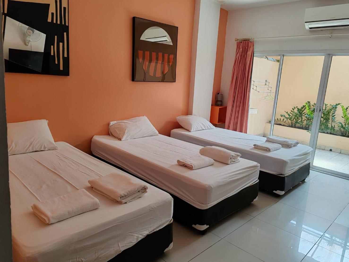 Guest house Jomtien Hostel 2*