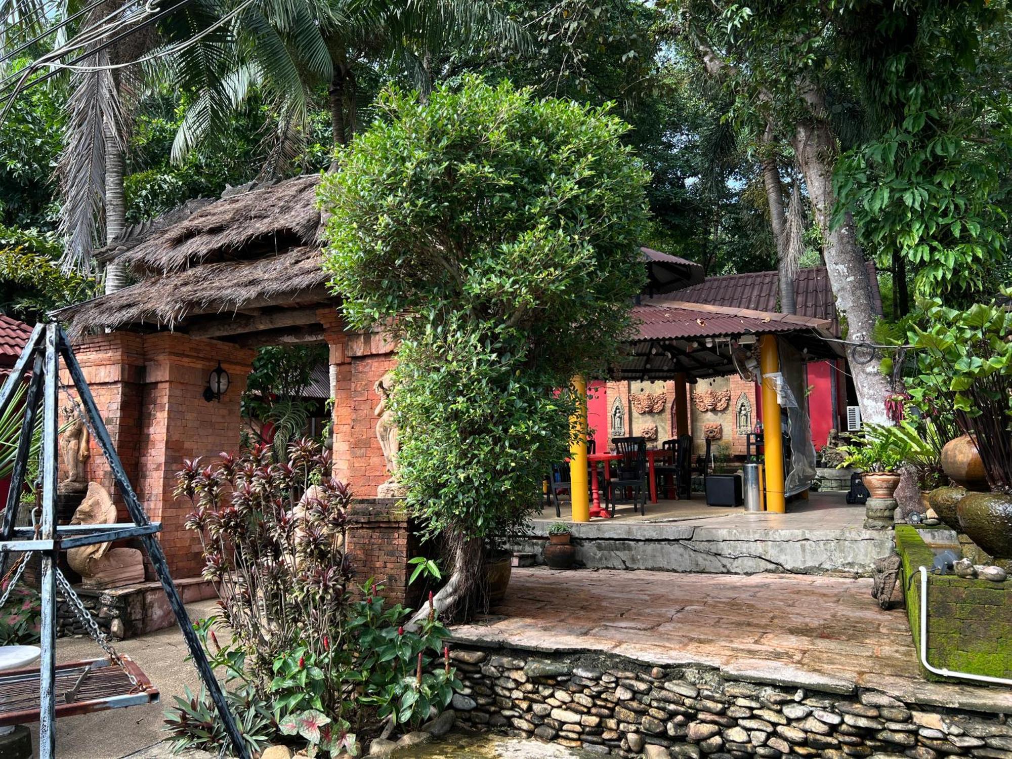 Baan Ton Rak Boutique