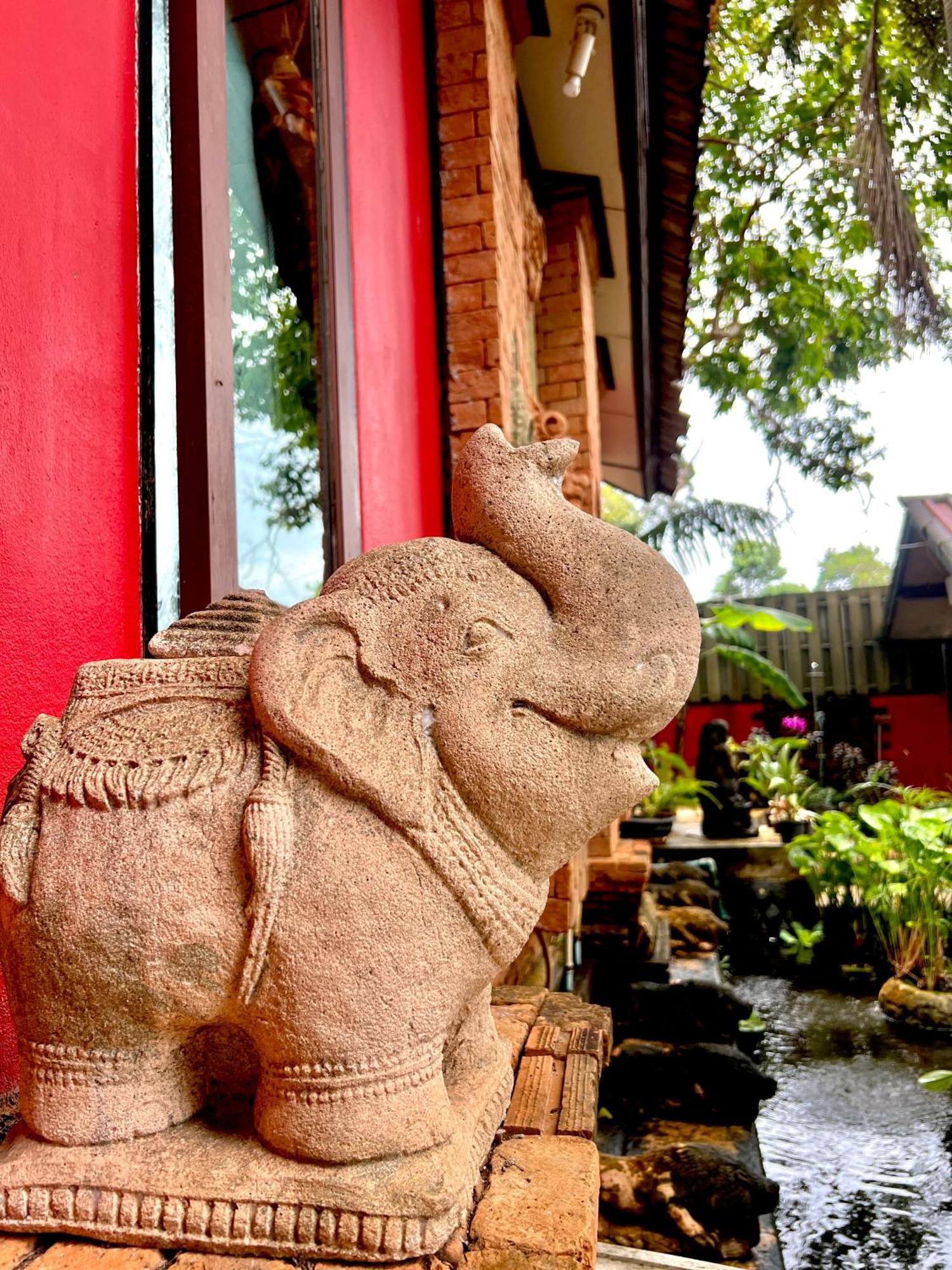 Baan Ton Rak Boutique