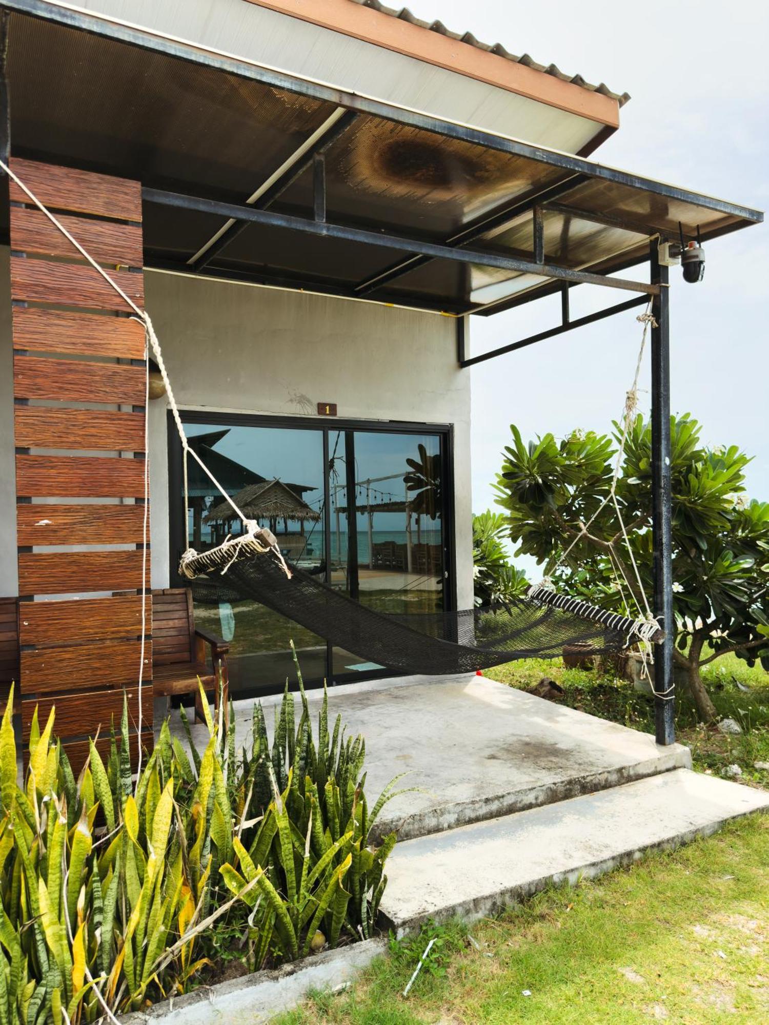 The Cosy Sunset & Restaurant Resort