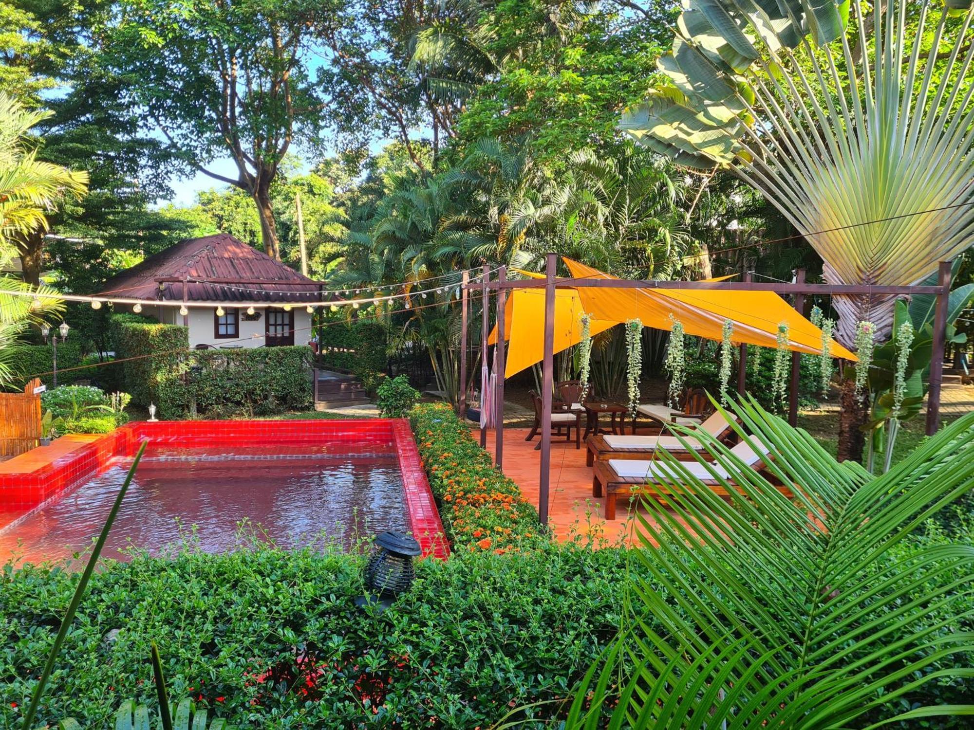 Red Moon Hideaway Resort 4*
