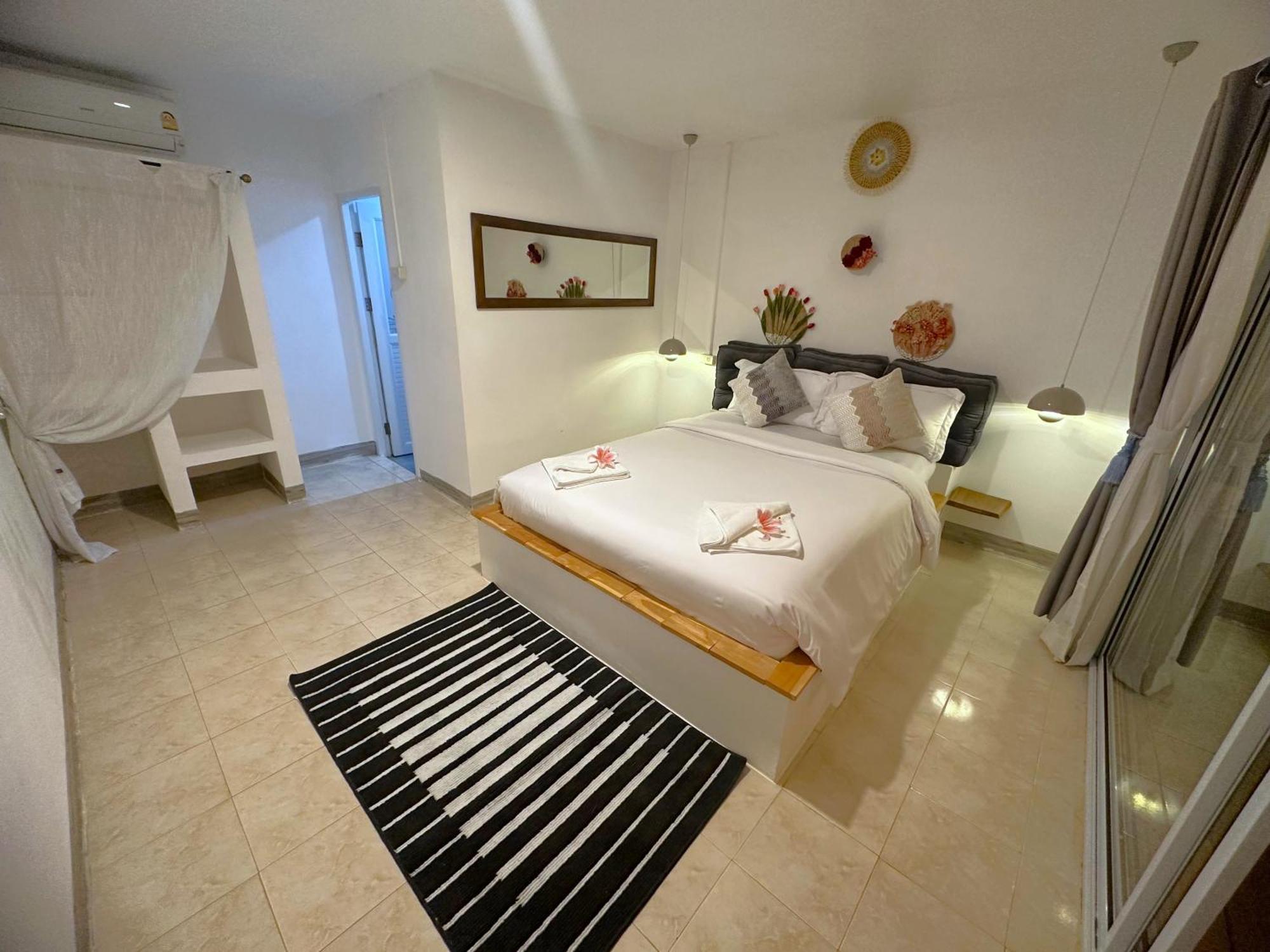-20 Percent Off! Private Front House Sunset Villa