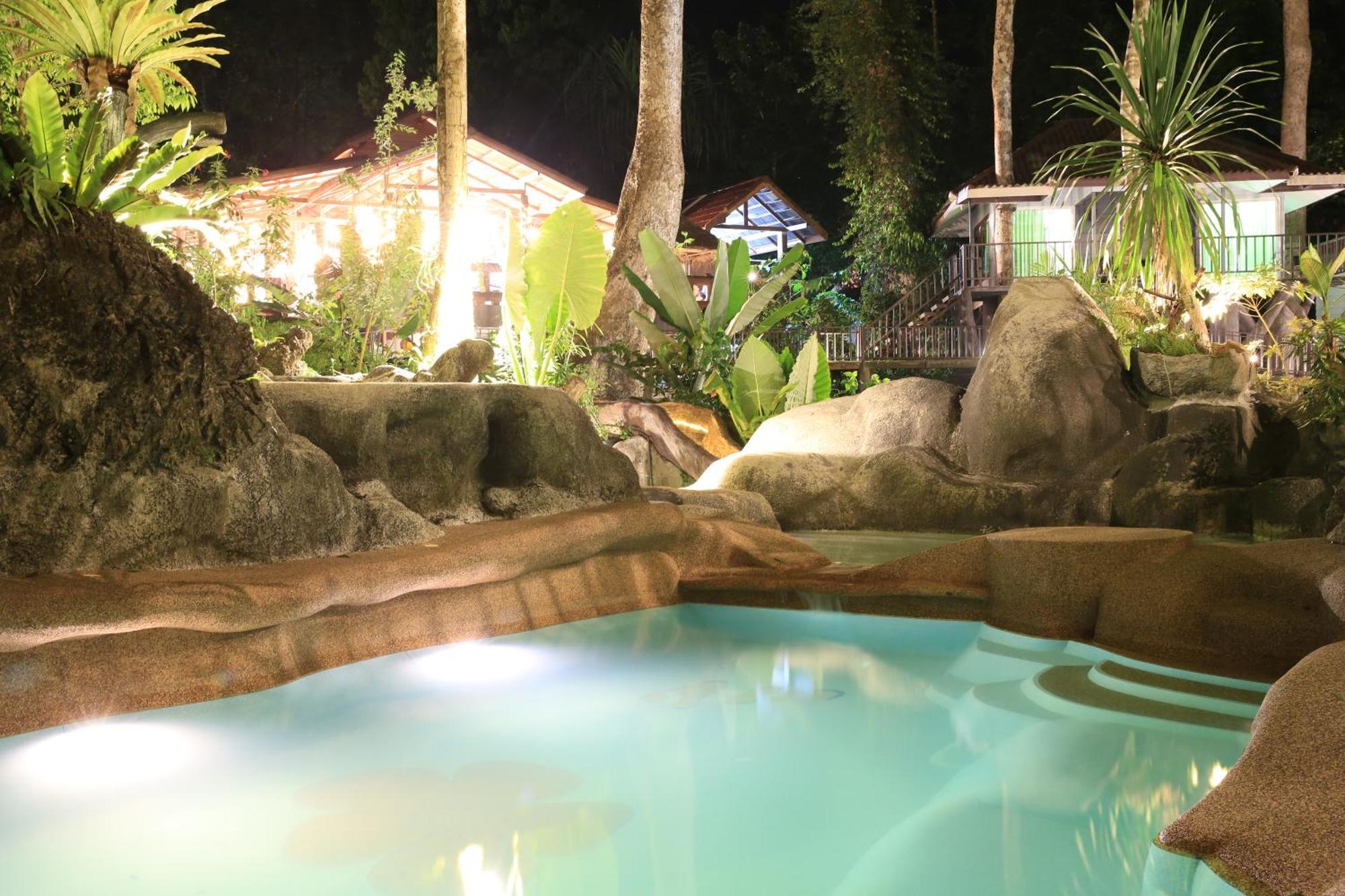 Rock And Tree House Resort