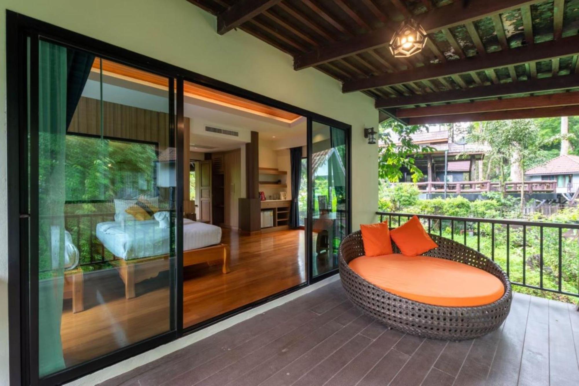 Rock And Tree House Resort
