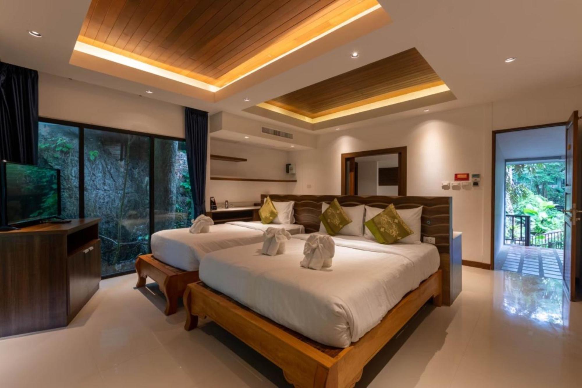Resort Rock And Tree House 3*