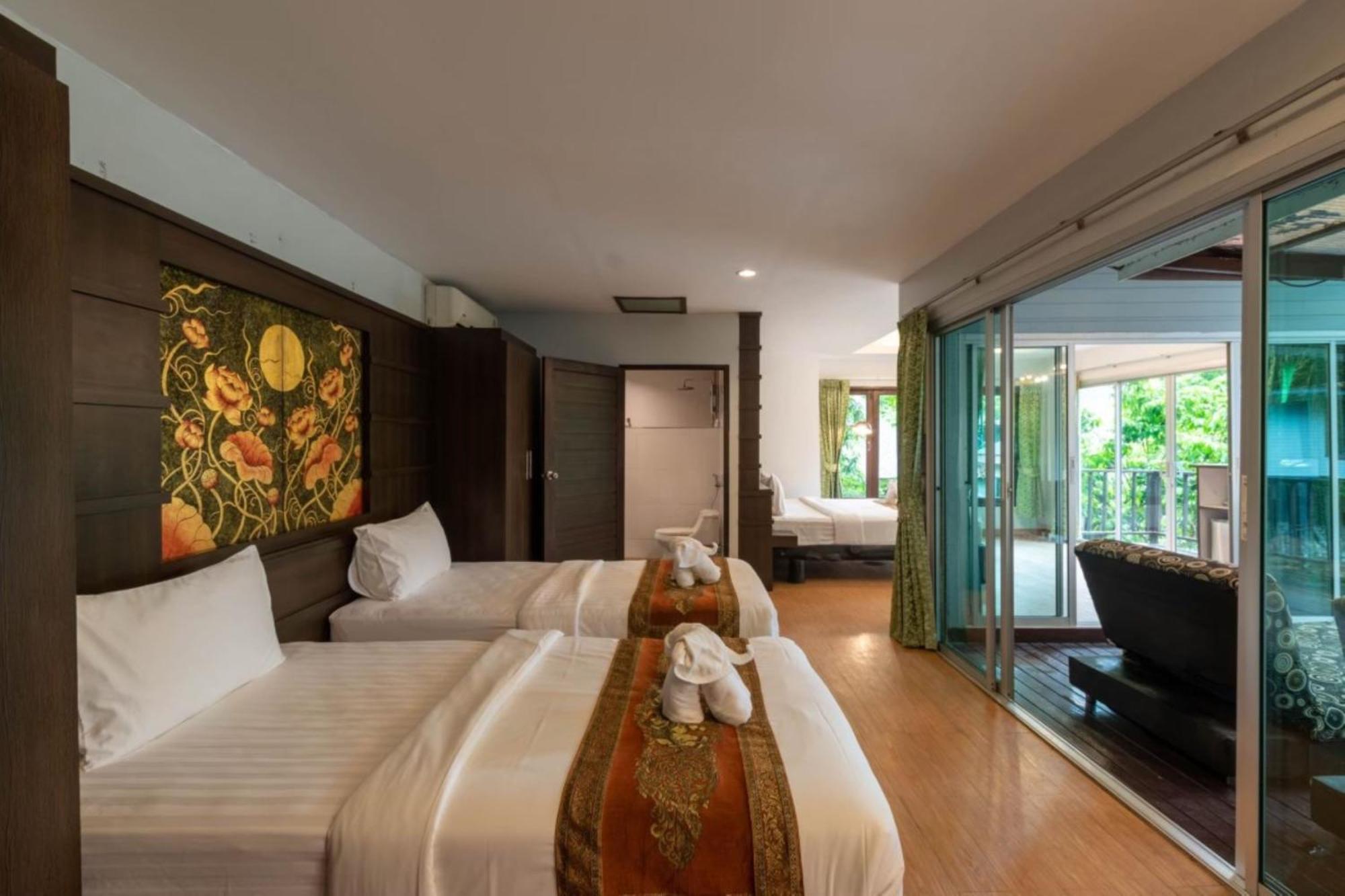 Resort Rock And Tree House 3*