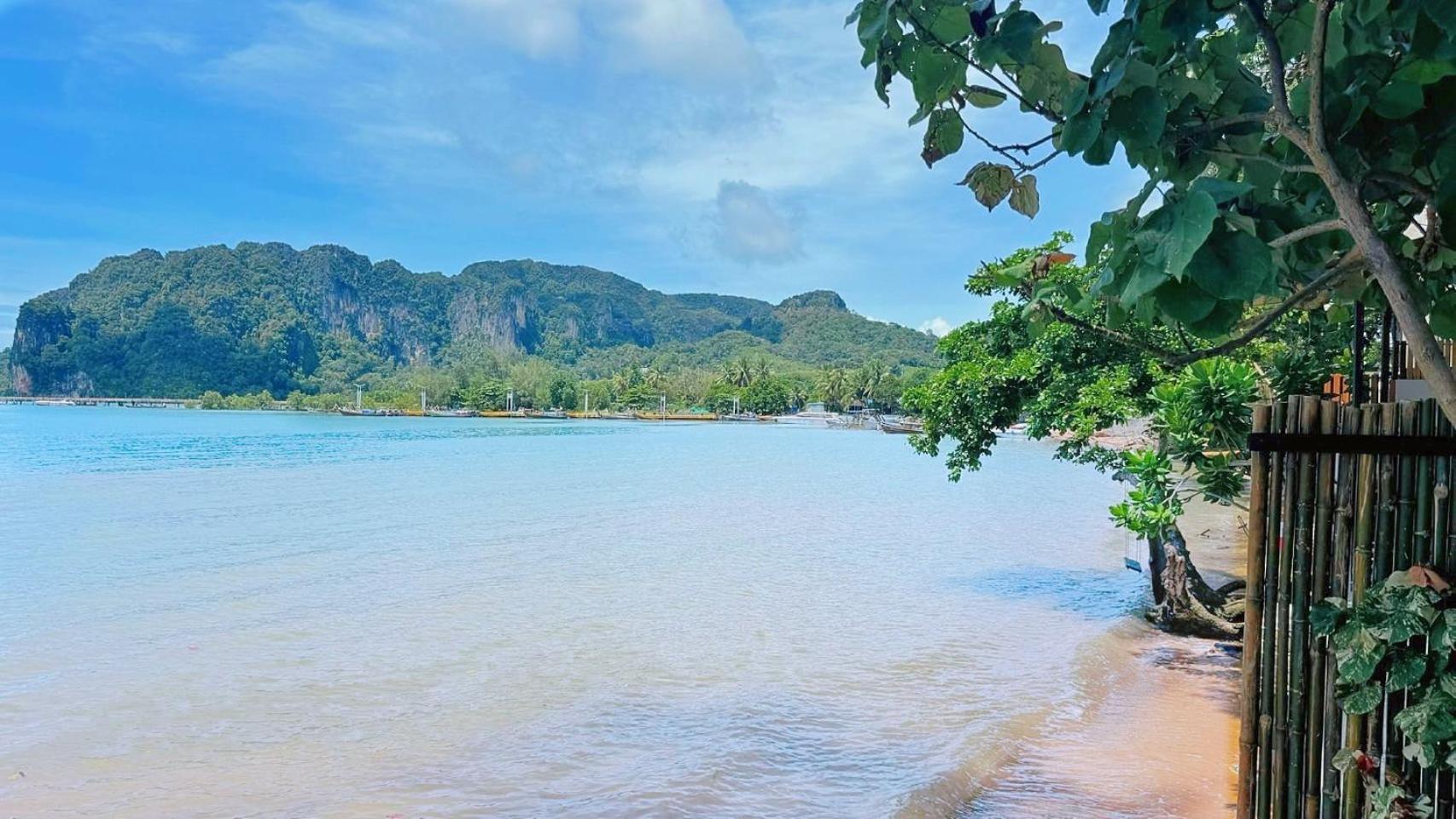 Beachhouse Pool Villa