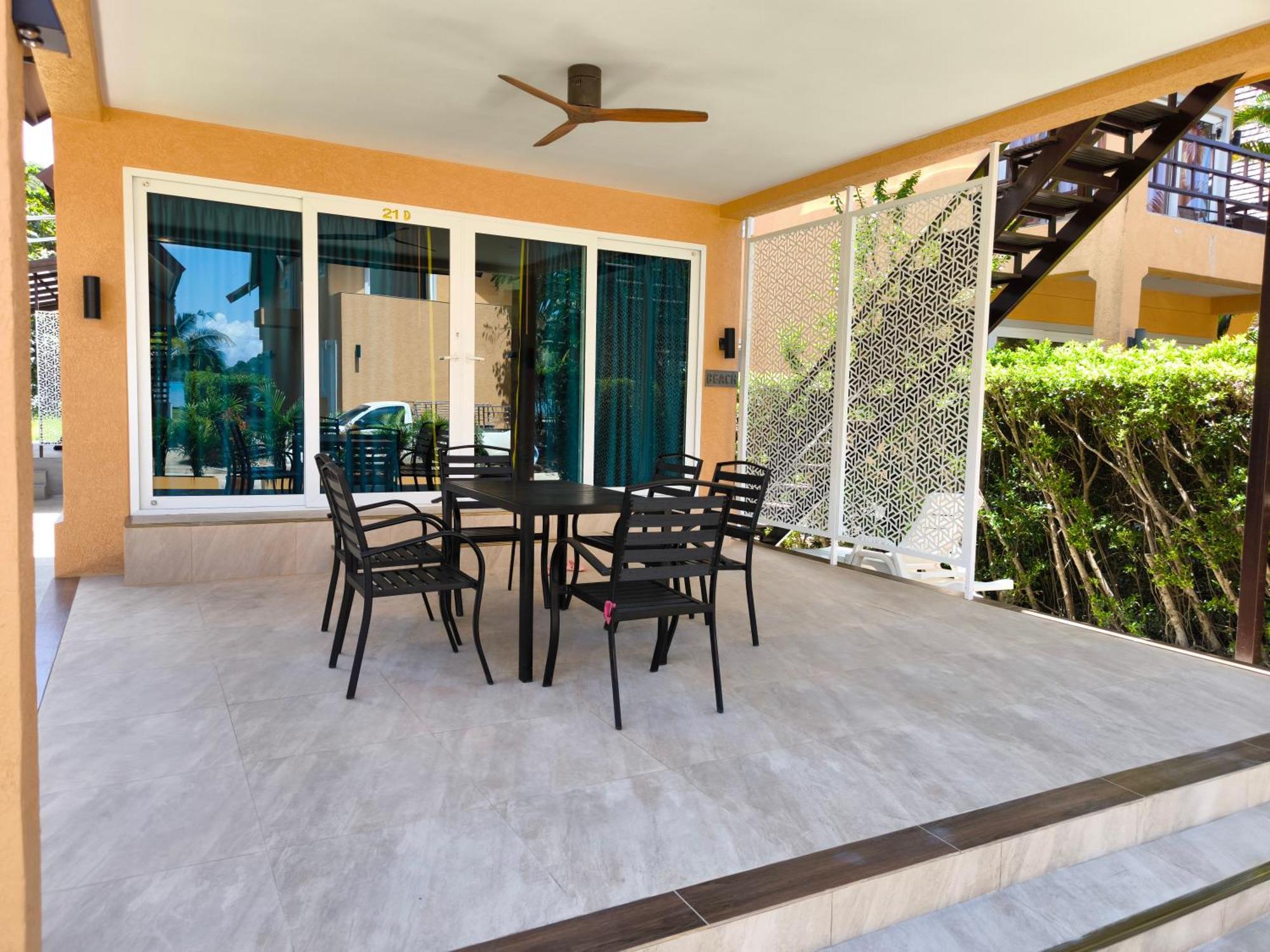 Blue Haven Bay 21d And Resort