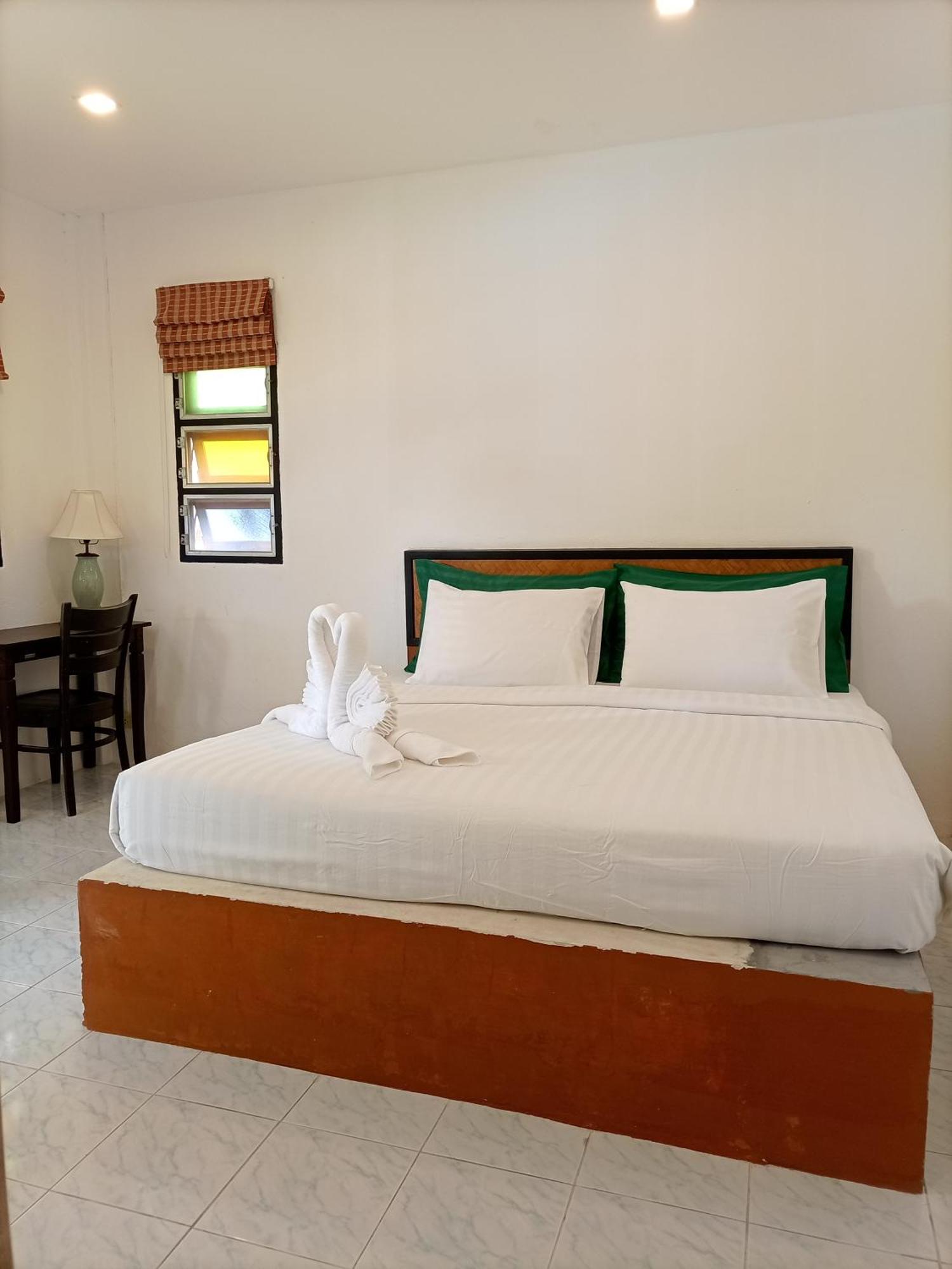 Khaolak Banana Hotel 3*