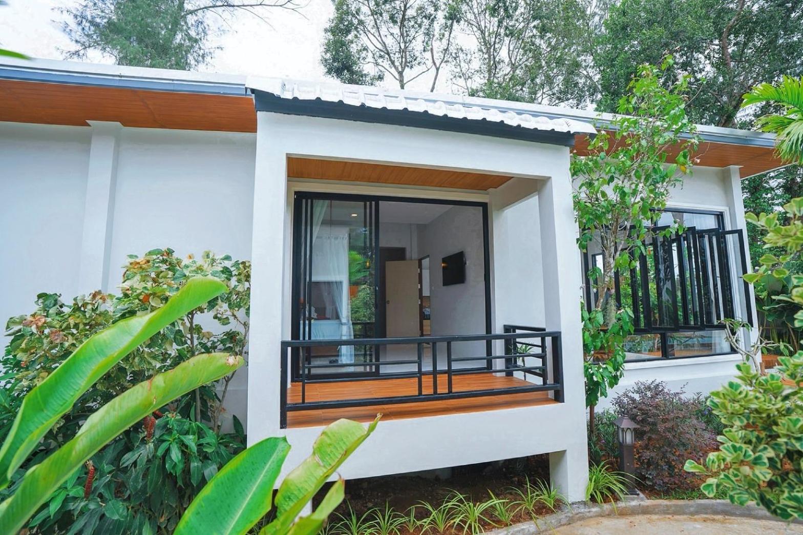 Beachhouse Pool Krabi