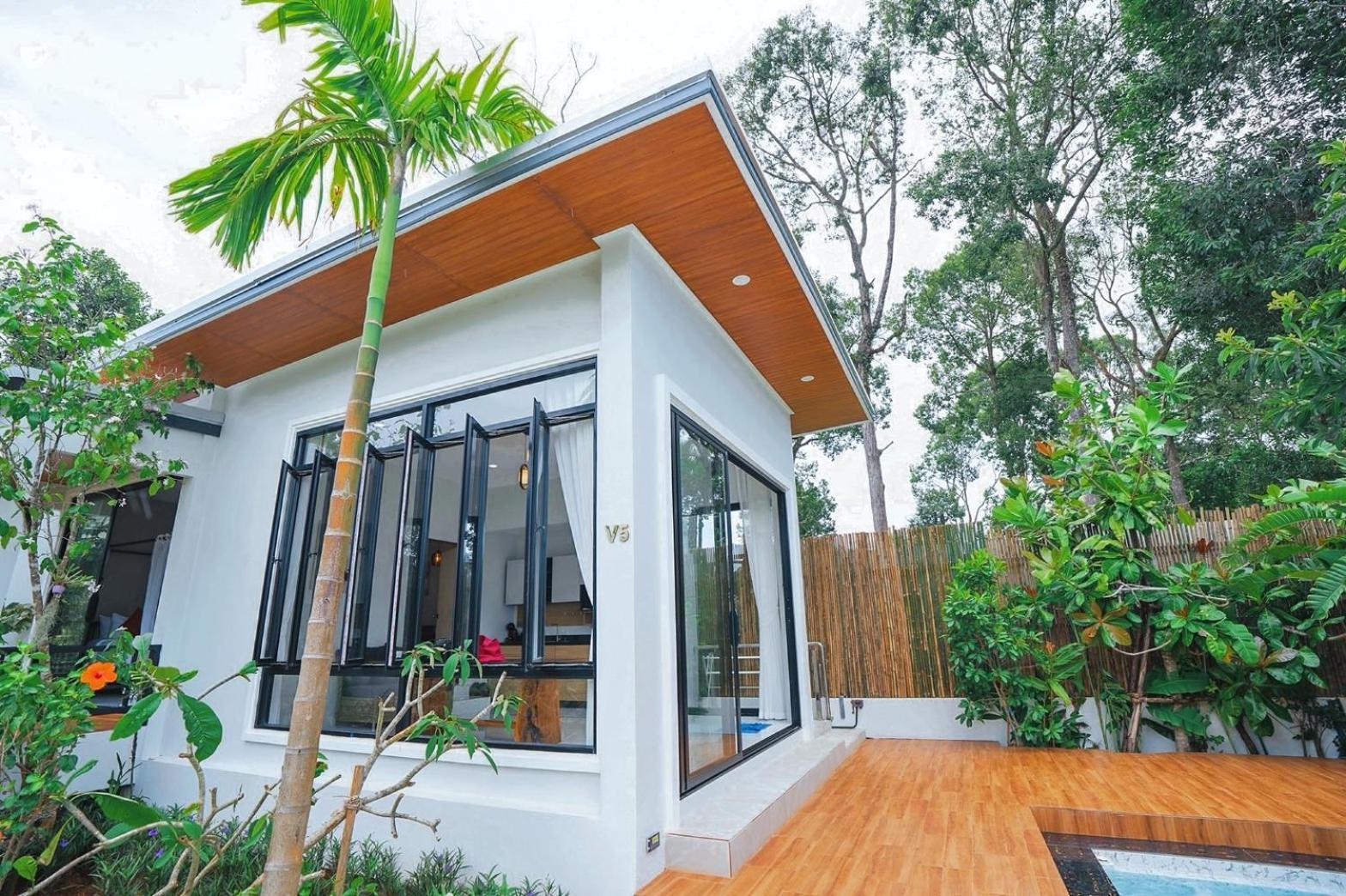 Beachhouse Pool Krabi