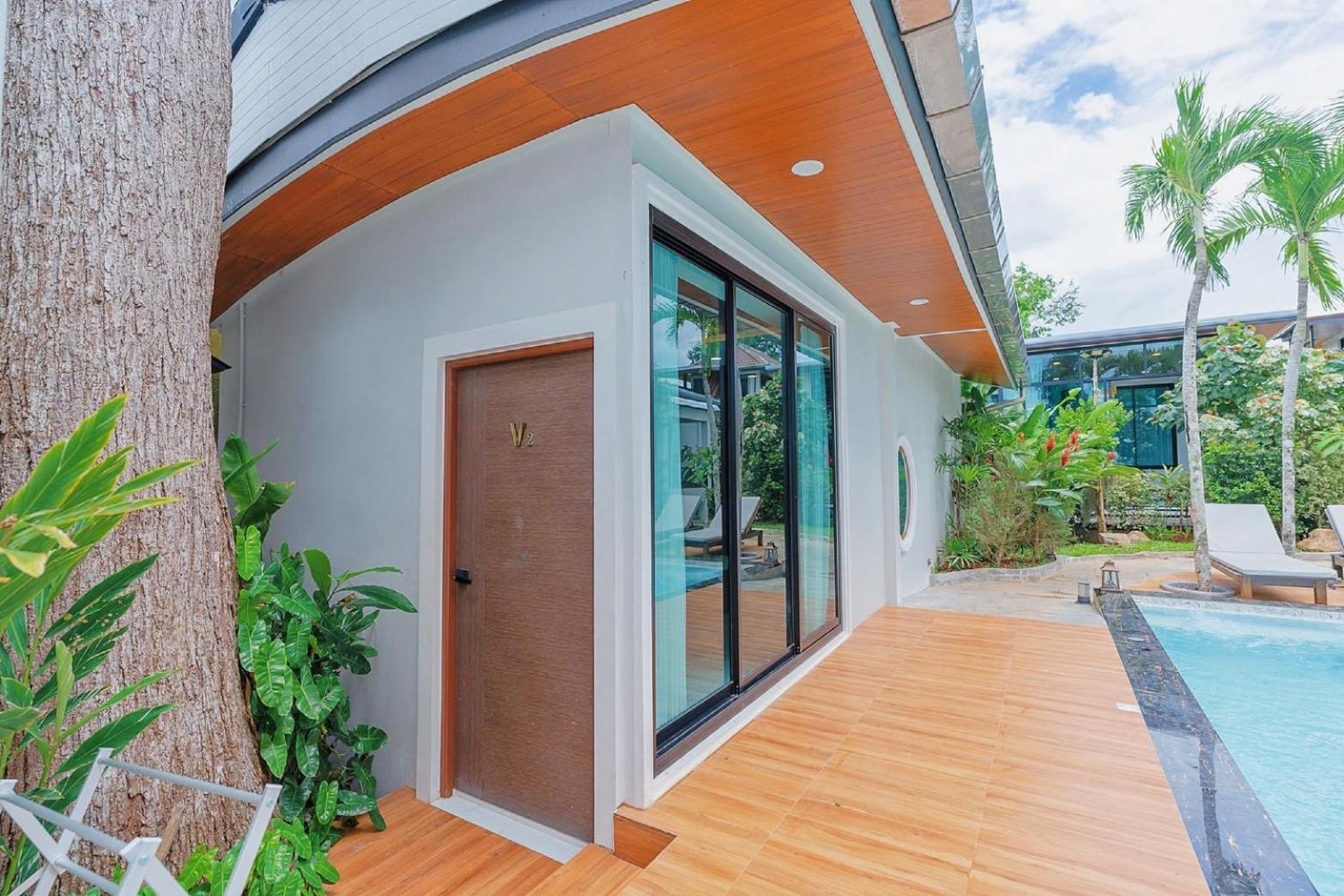 Beachhouse Pool *