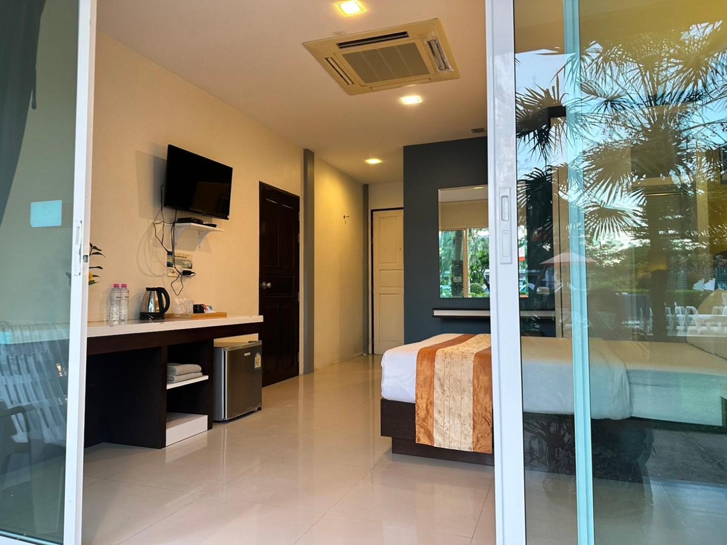 Gypsy Sea View Resort- Island