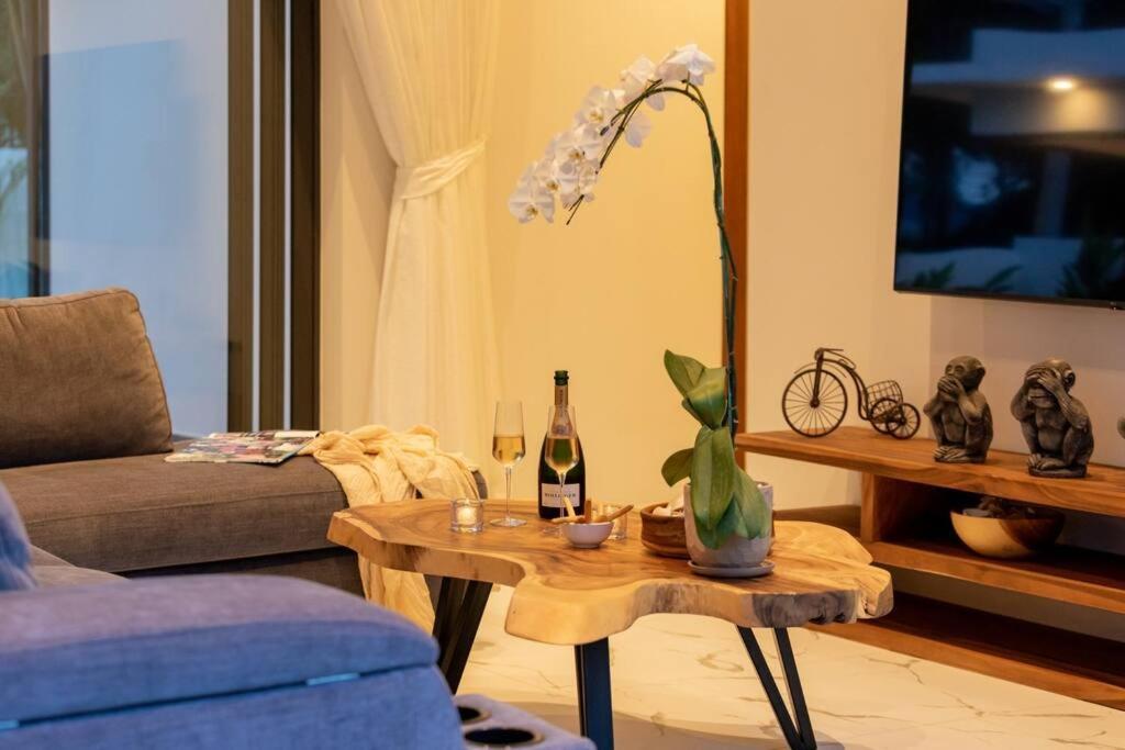 Erika Garden View - Included Airport Pick Up Villa