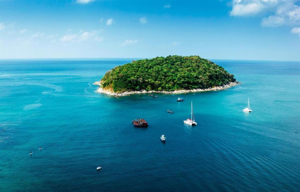 Chic Residences At Karon 3*