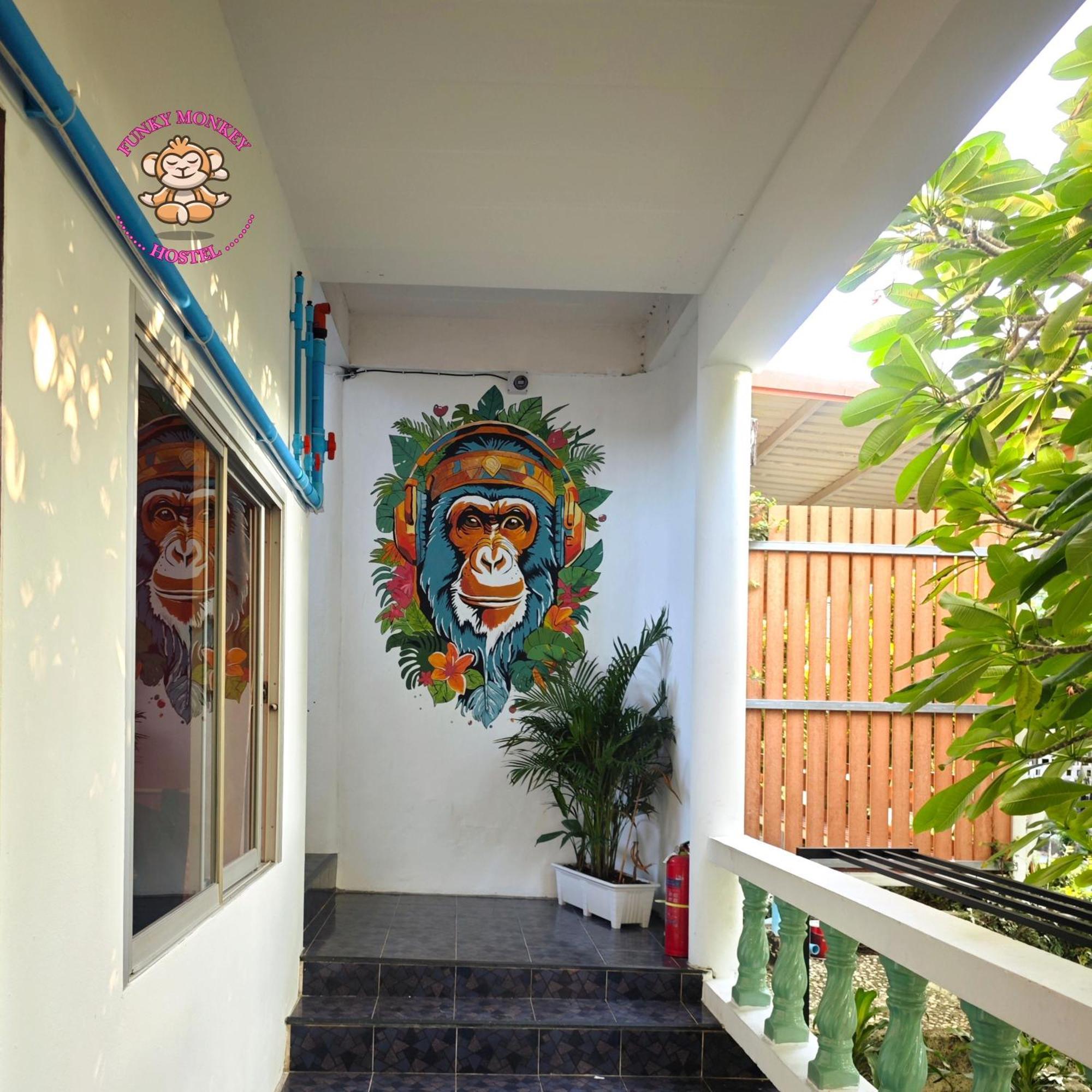 The Funky Monkey - 18 To 40 Years Old Only Hostel Haad Rin