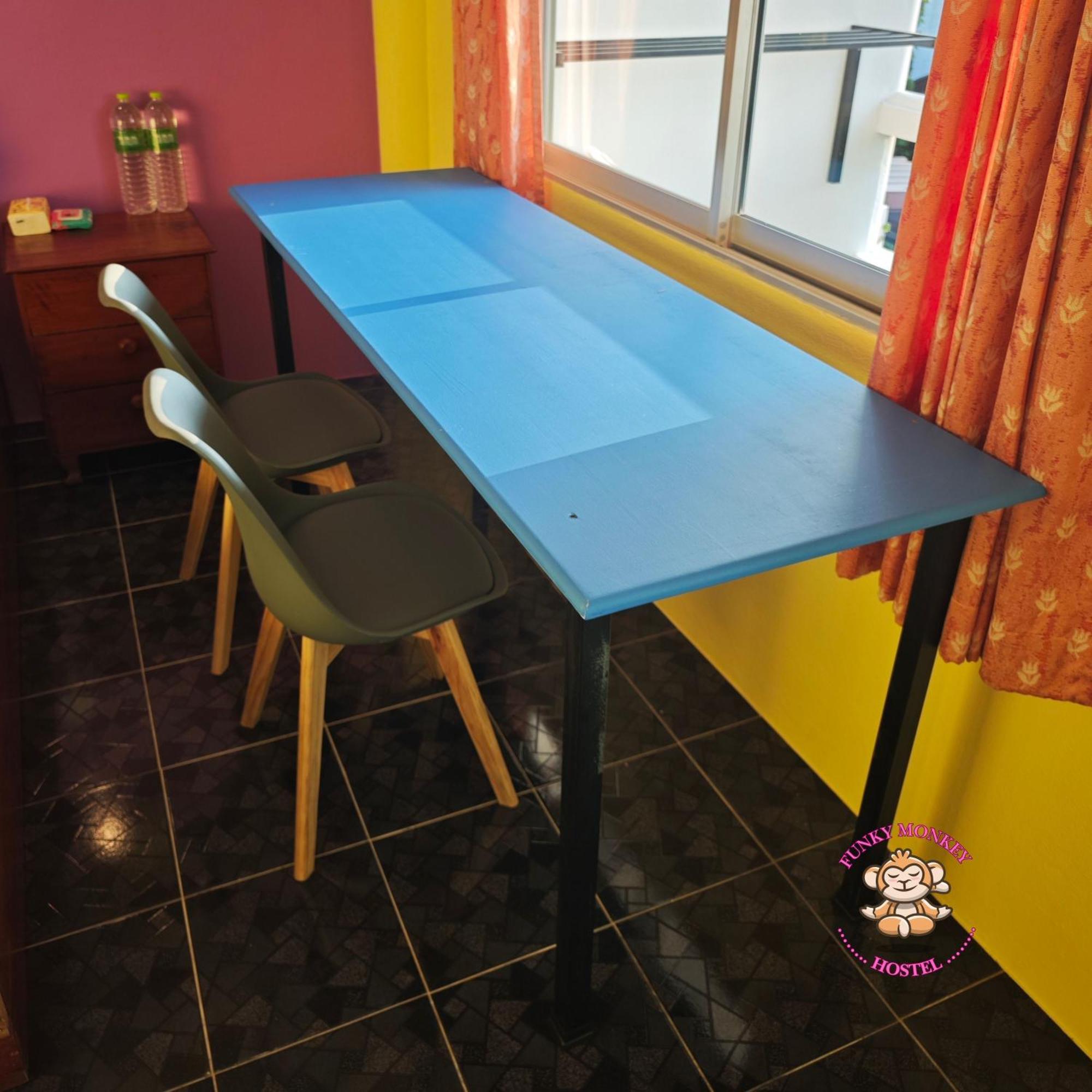 The Funky Monkey - 18 To 40 Years Old Only Hostel Haad Rin