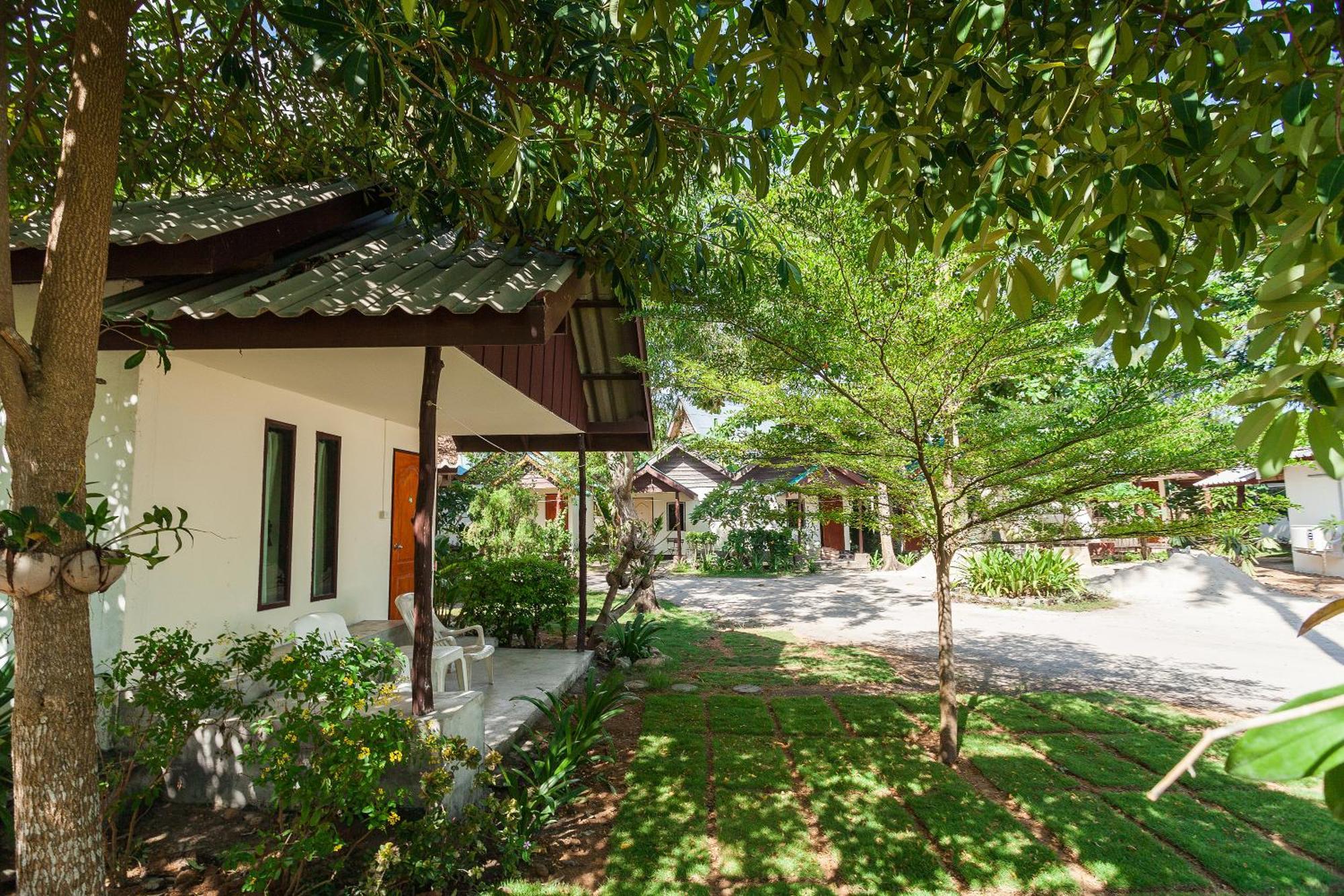 The Cosy Sunset & Restaurant Resort Thongsala