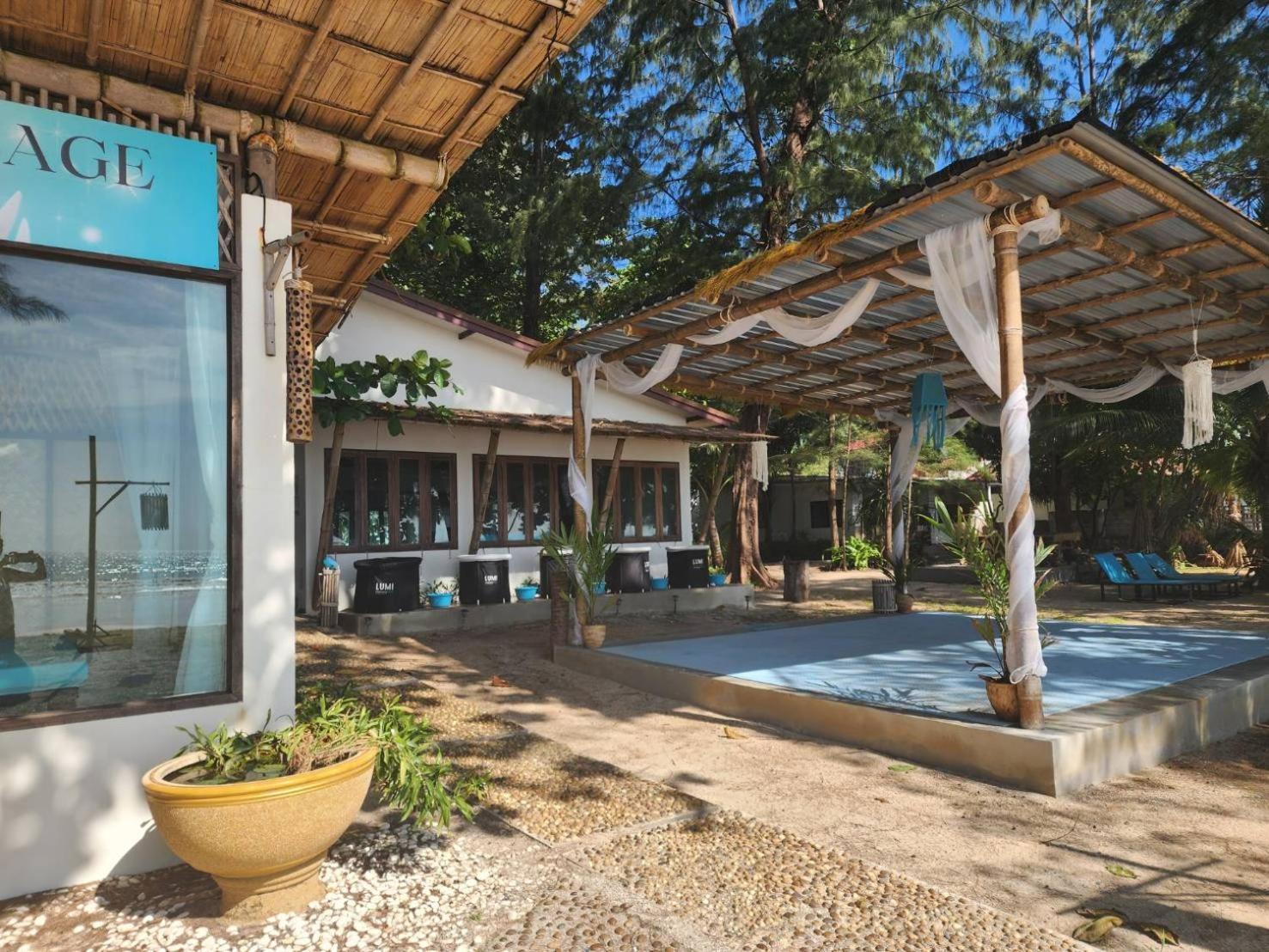 Lanta Island 3*
